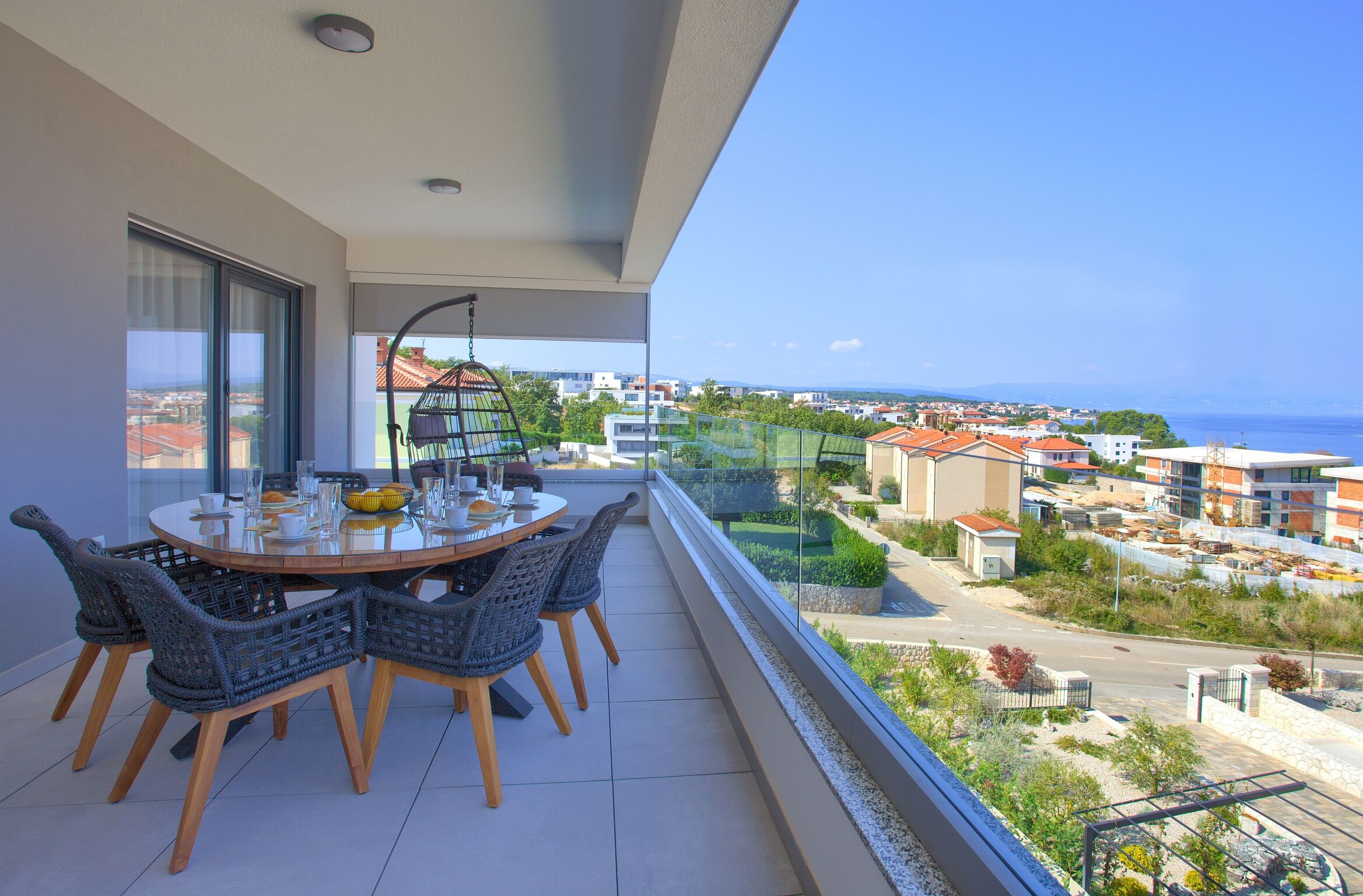 Apartment Crystal Aura 2 62079-A1