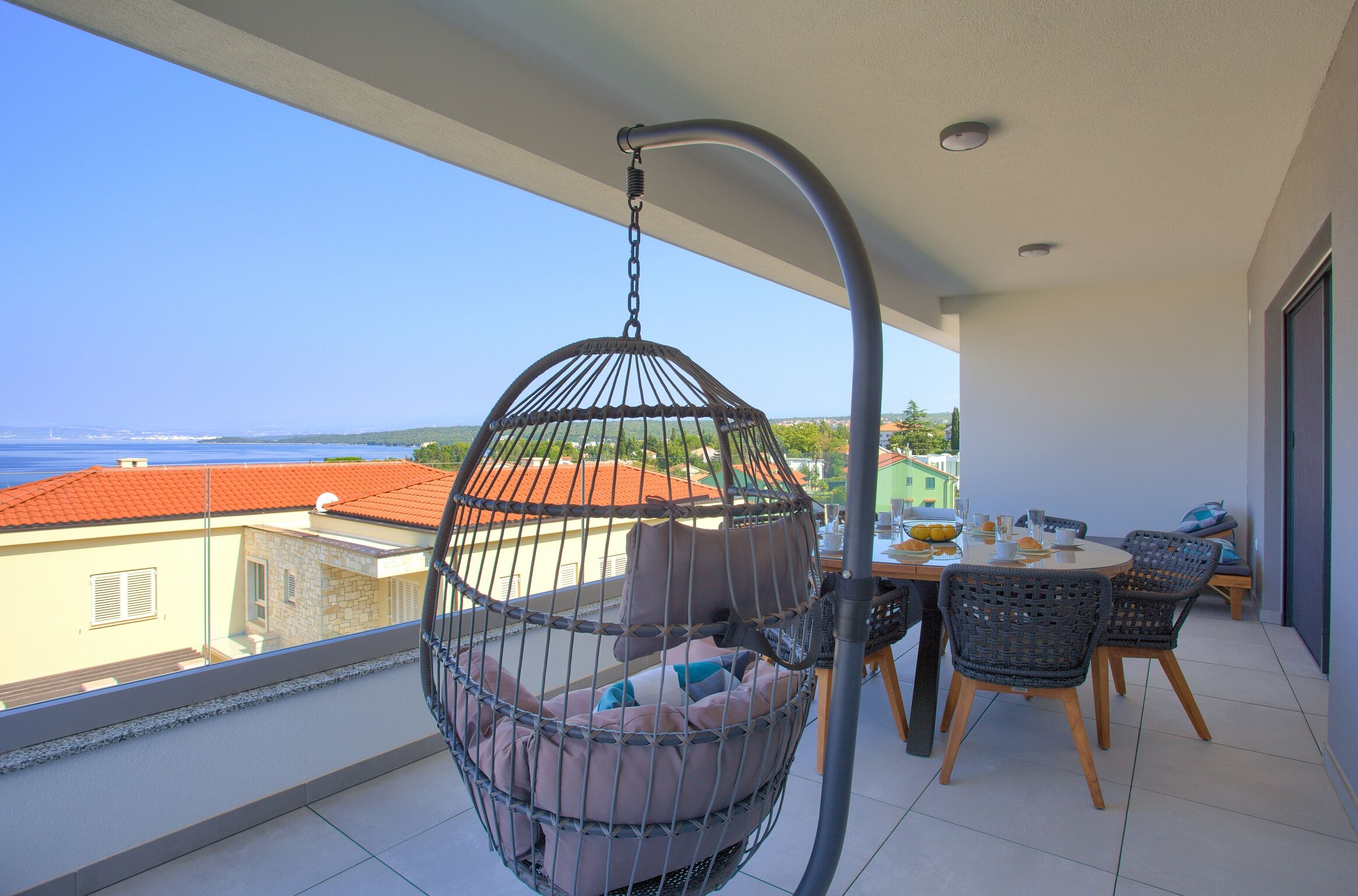 Apartment Crystal Aura 2 62079-A1