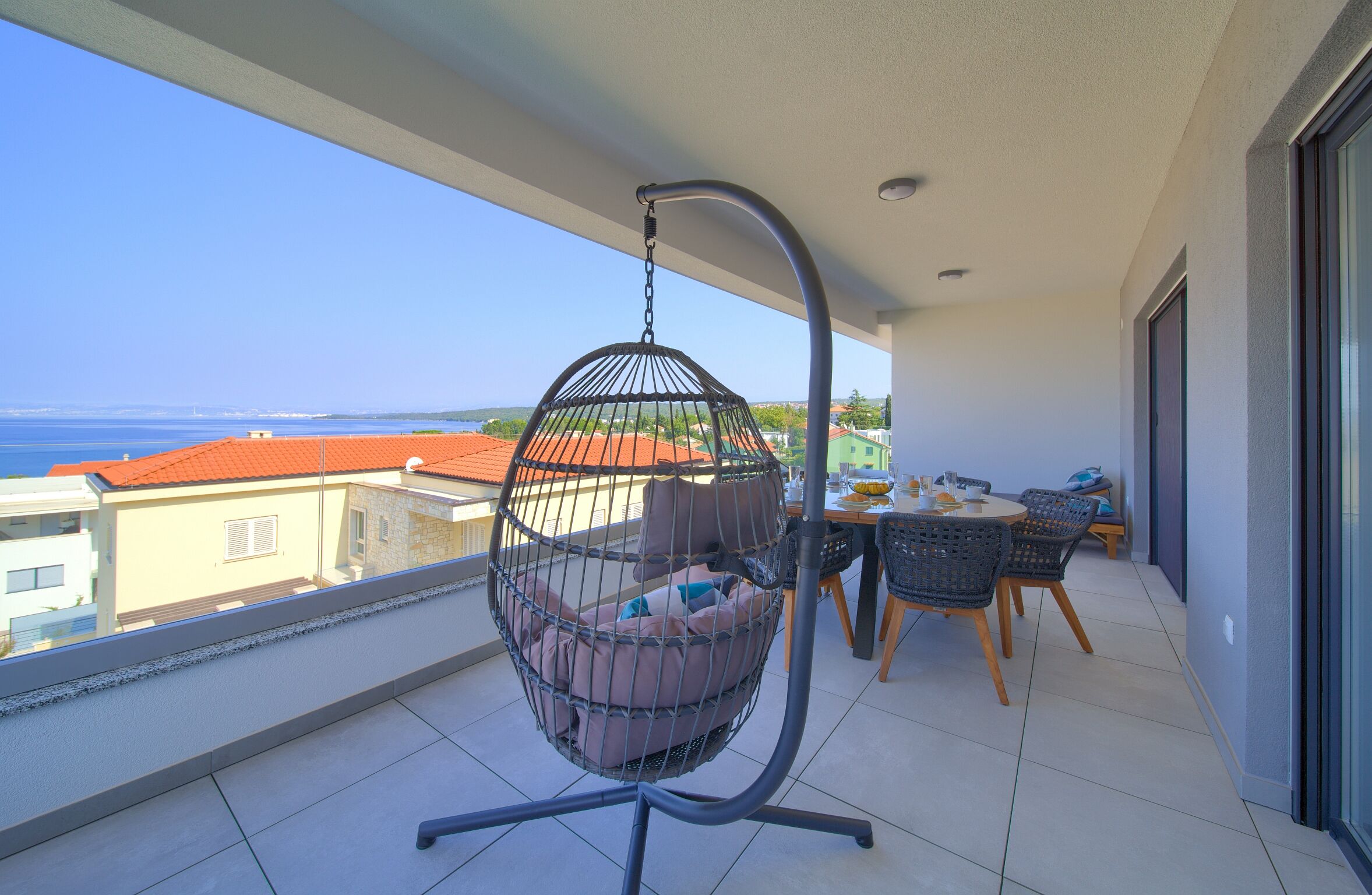 Apartment Crystal Aura 2 62079-A1