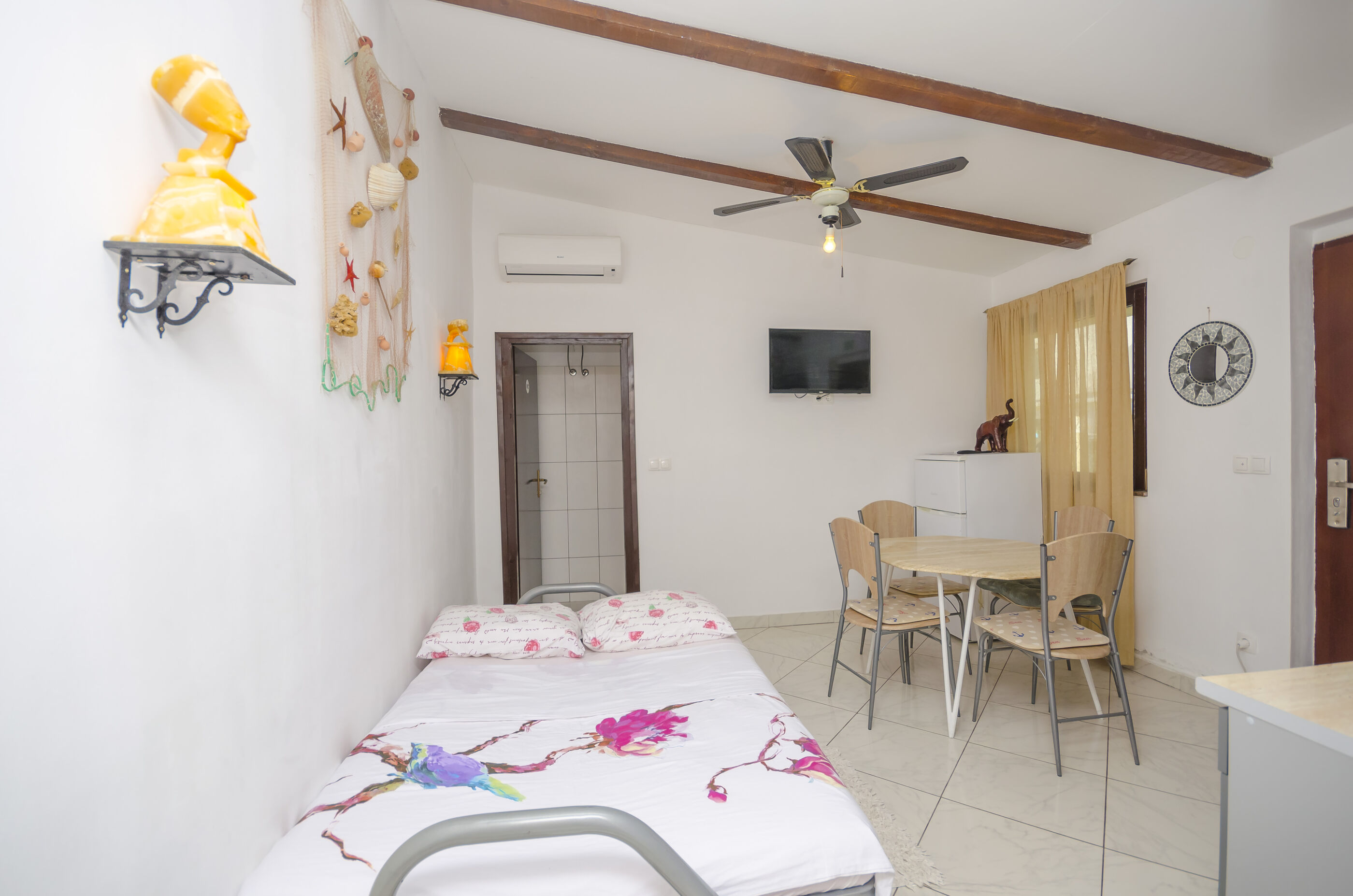 Apartment By the sea 83561-A1