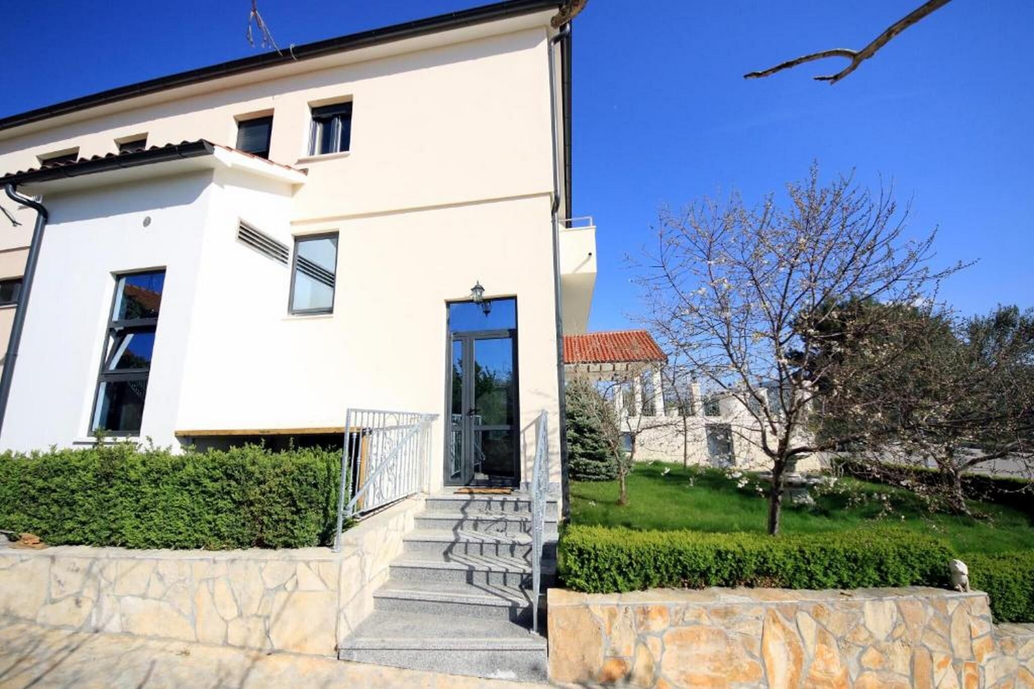 Room Ave Maria 84052-S1