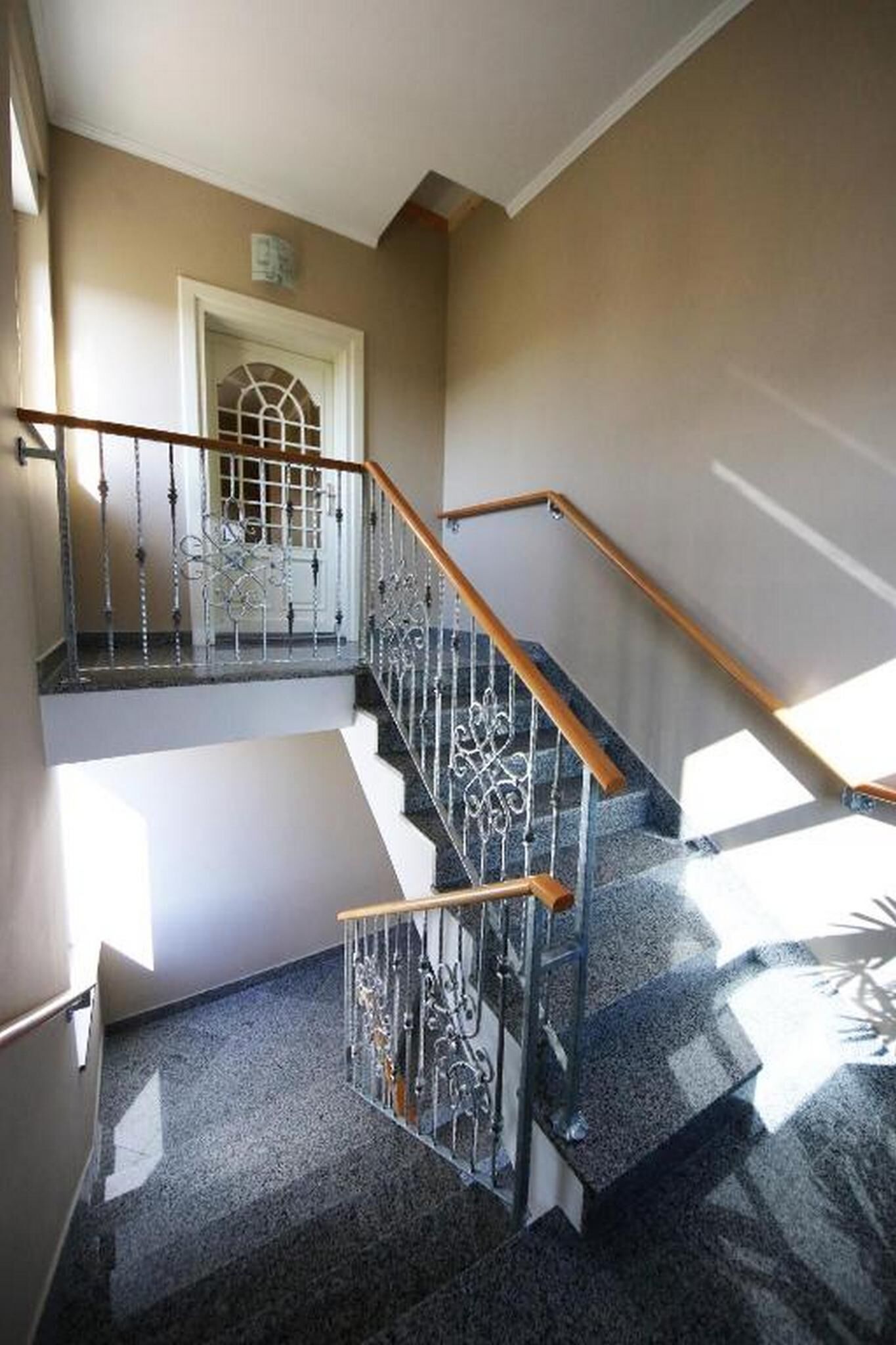 Room Ave Maria 84052-S1