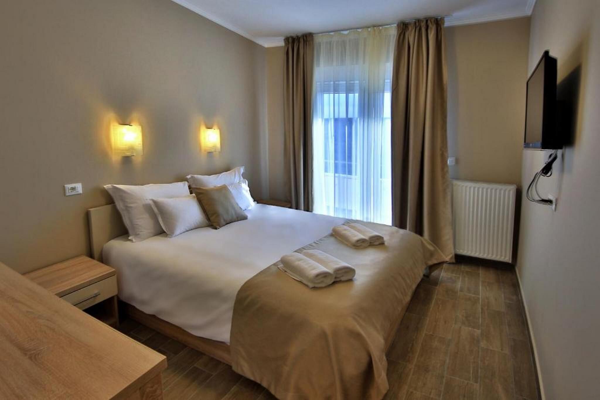 Room Ave Maria 84052-S1