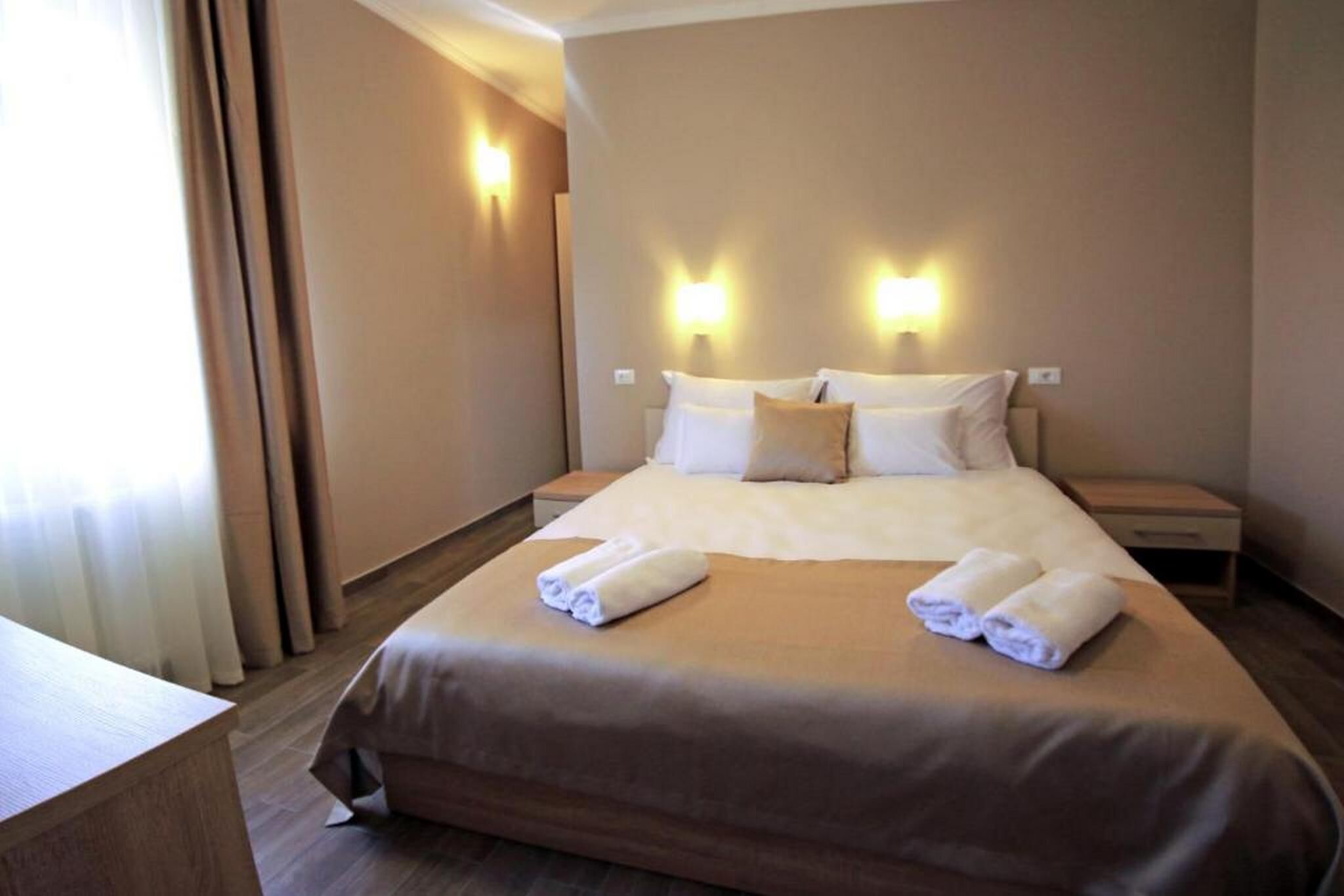 Room Ave Maria 84052-S2
