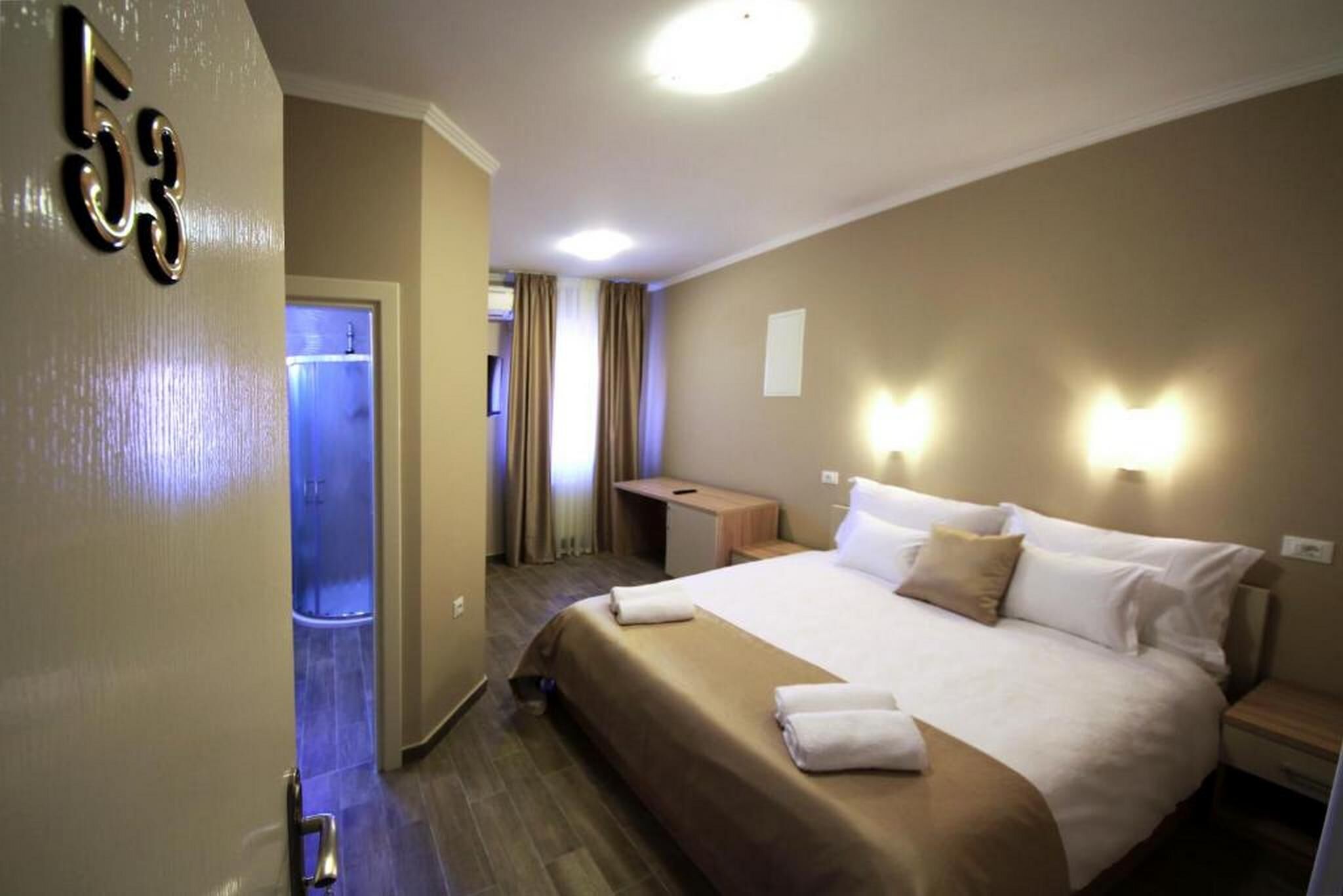 Room Ave Maria 84052-S3