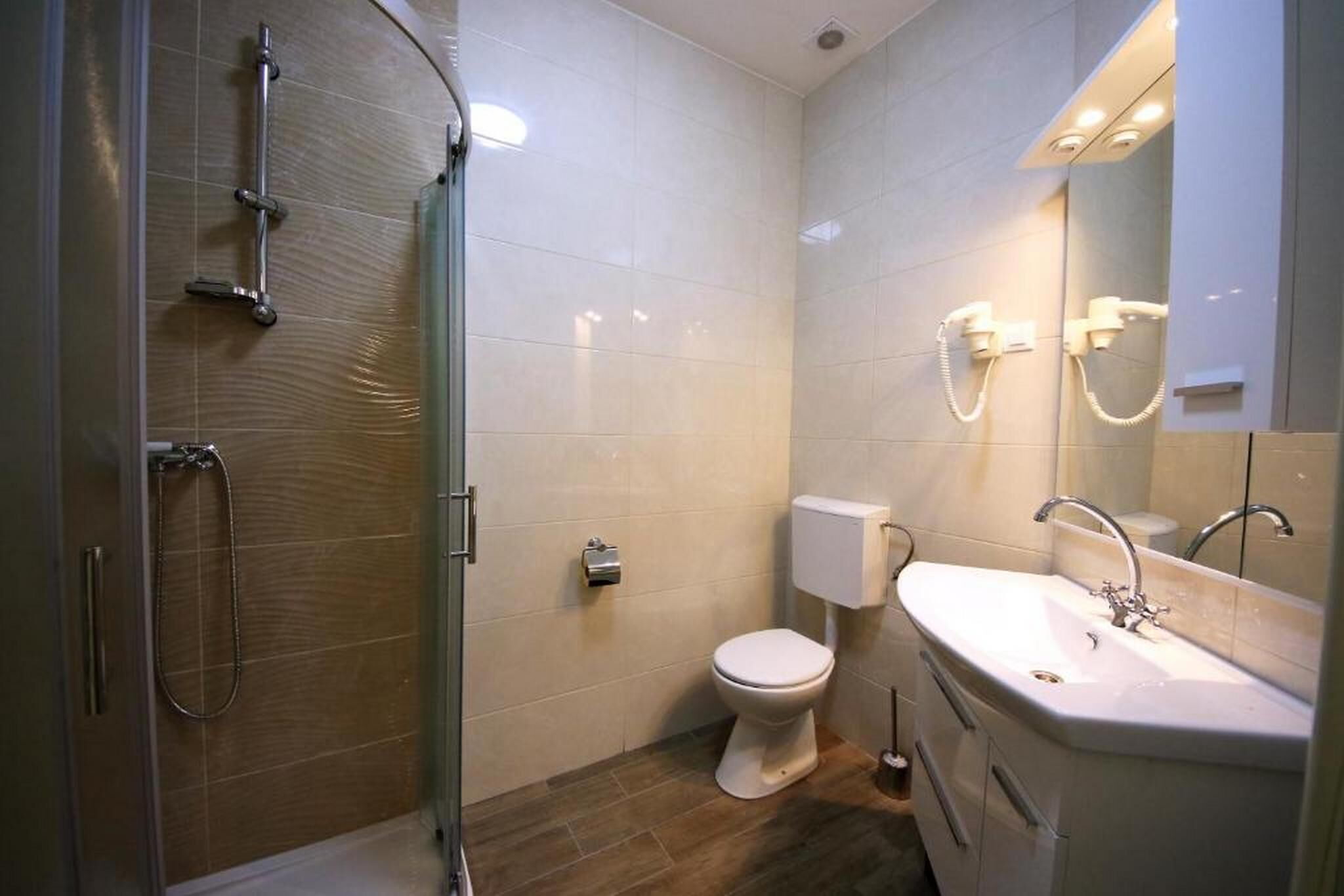 Room Ave Maria 84052-S4
