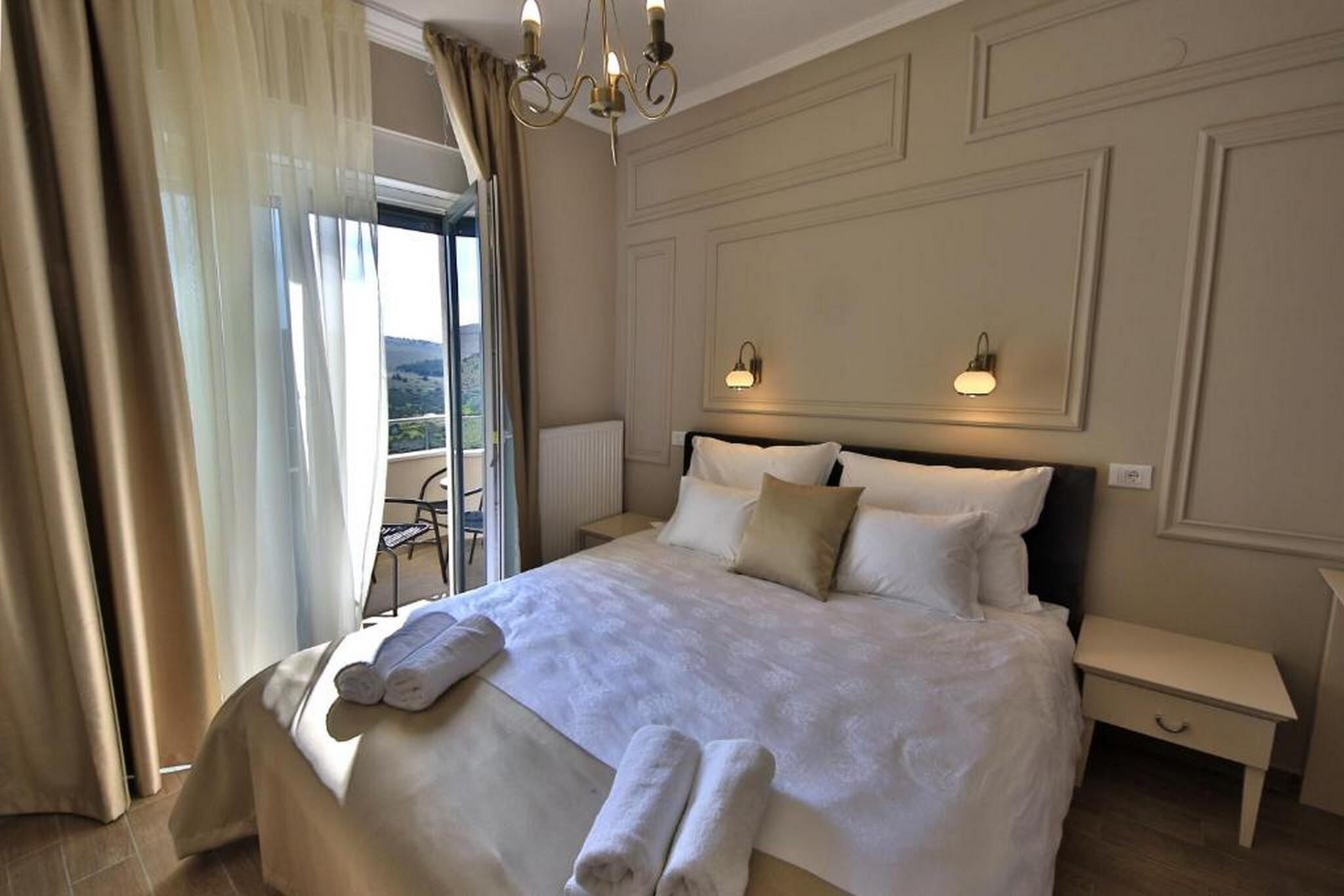 Room Ave Maria 84052-S4