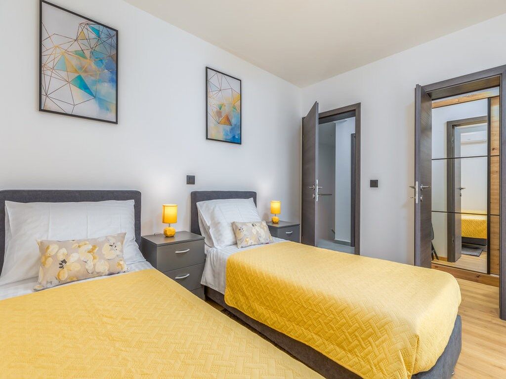 Villa Grande T&D 74185-K1