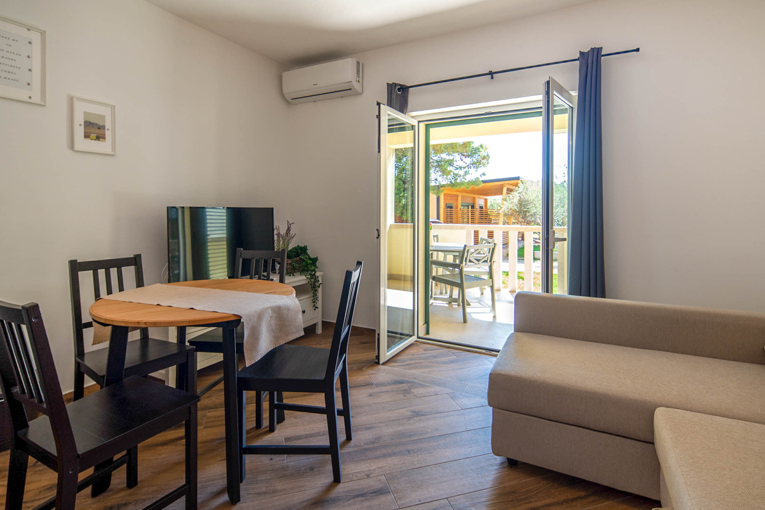 Apartments Zoe 84161-A2