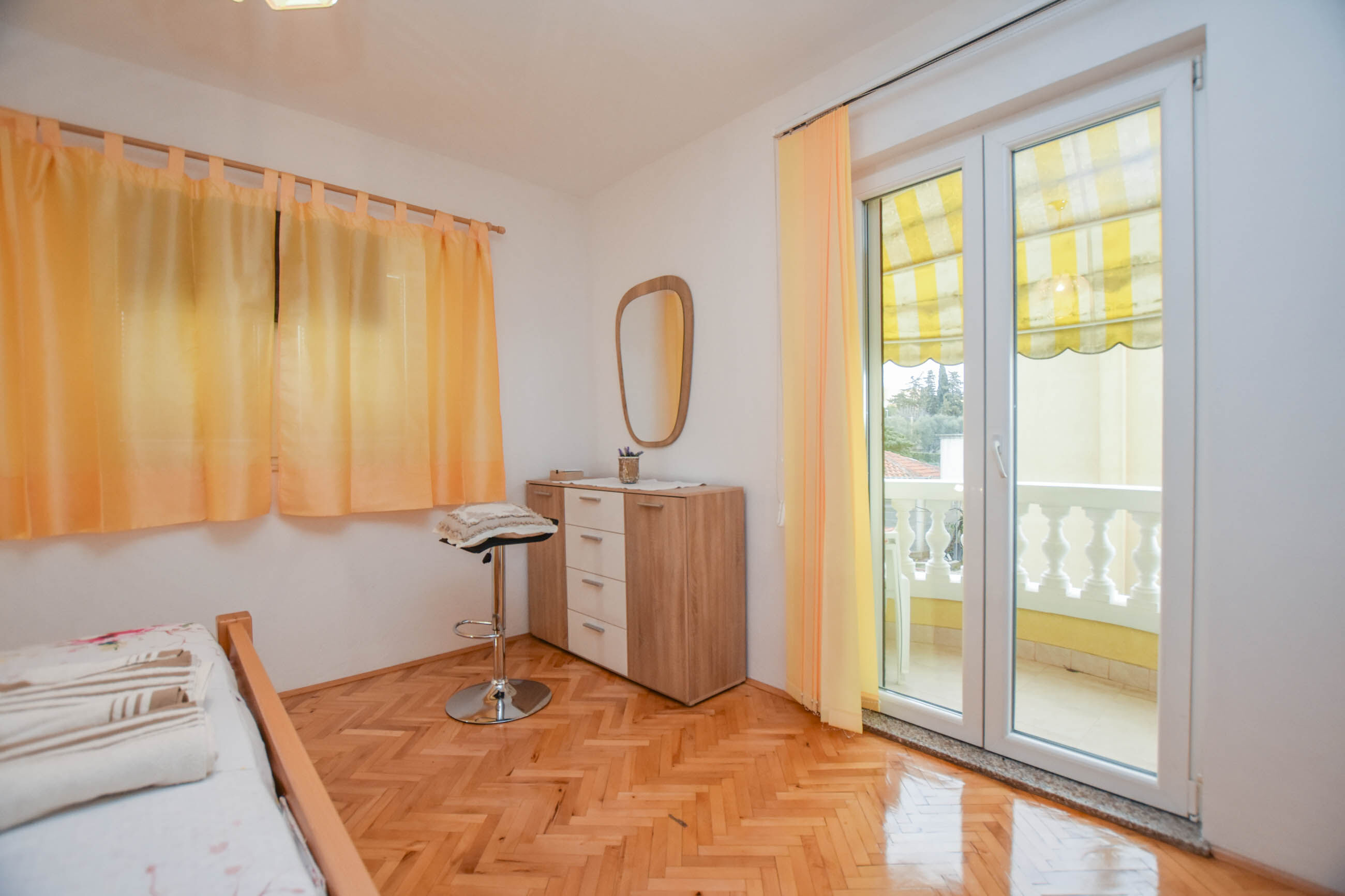 Apartments Dandelion 84281-A1
