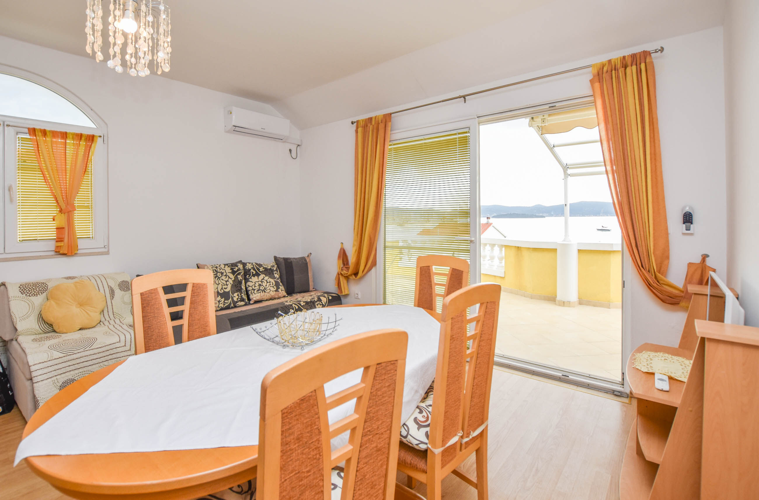 Apartments Dandelion 84281-A2