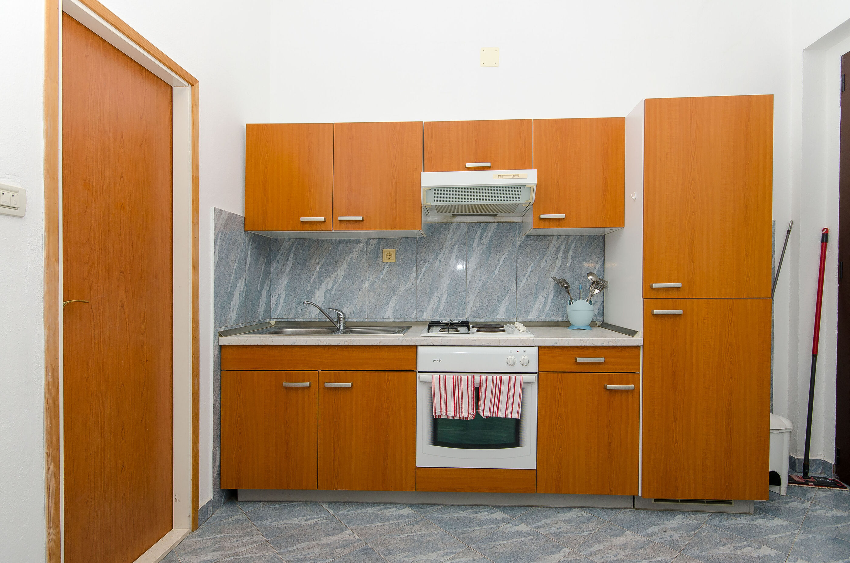 Apartments Ivanka 40901-A1