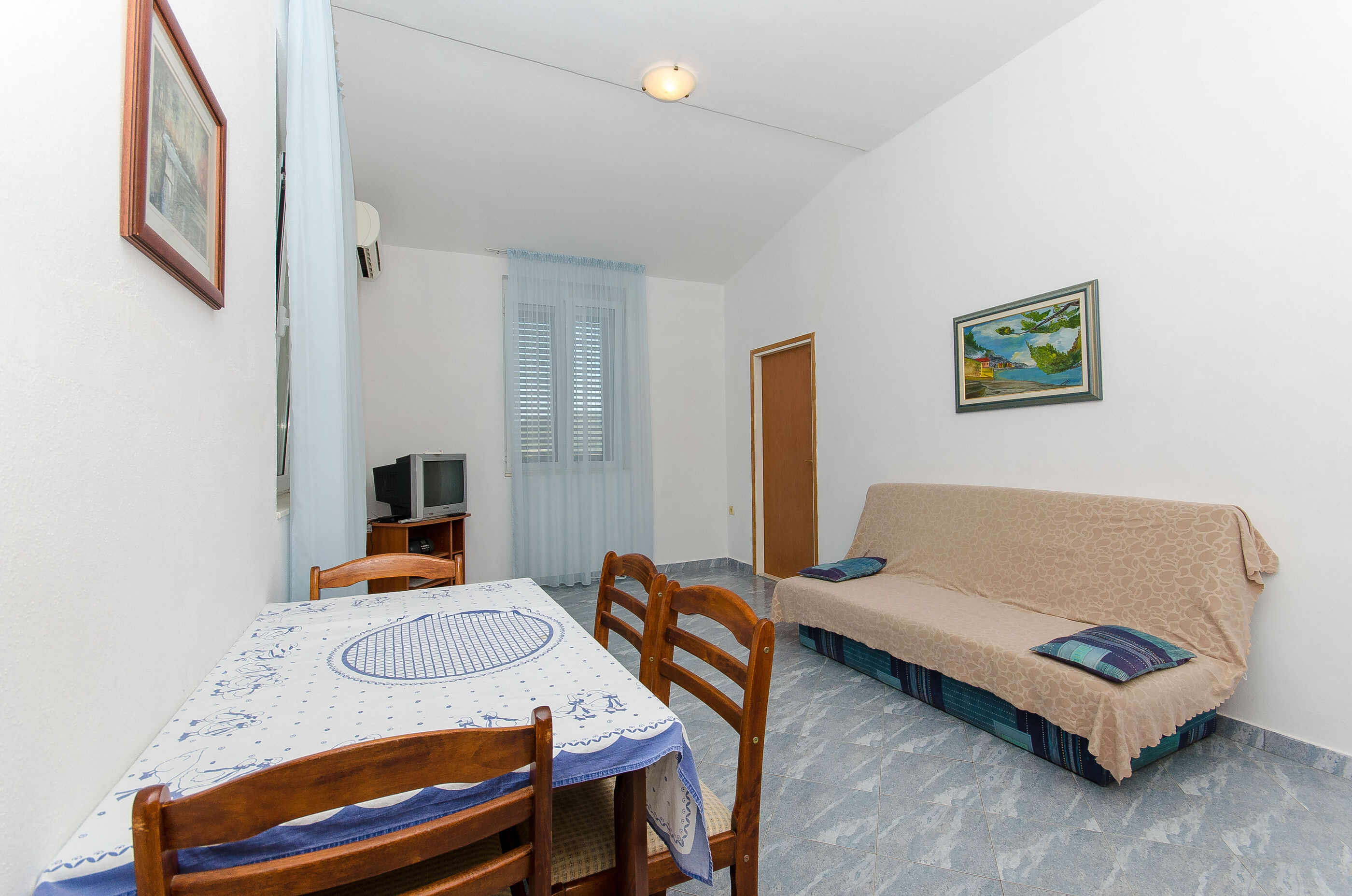 Apartments Ivanka 40901-A1