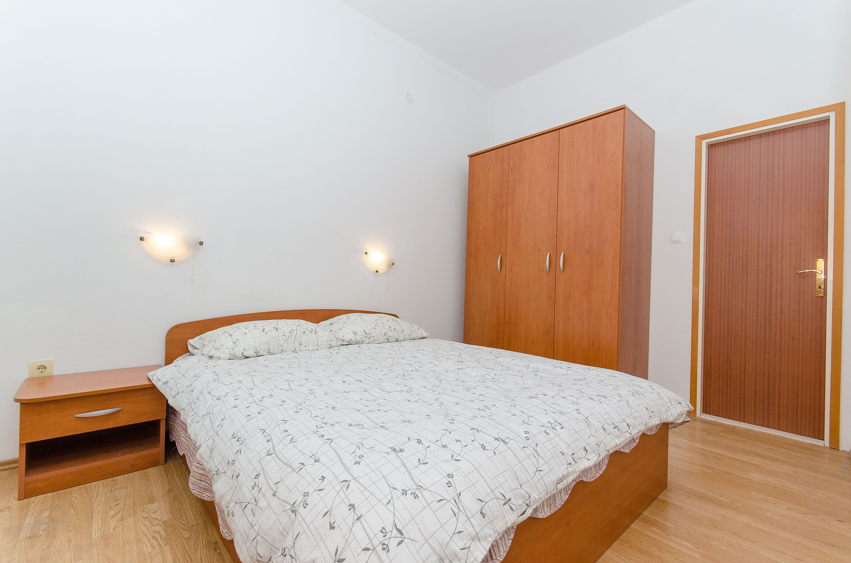 Apartments Ivanka 40901-A2