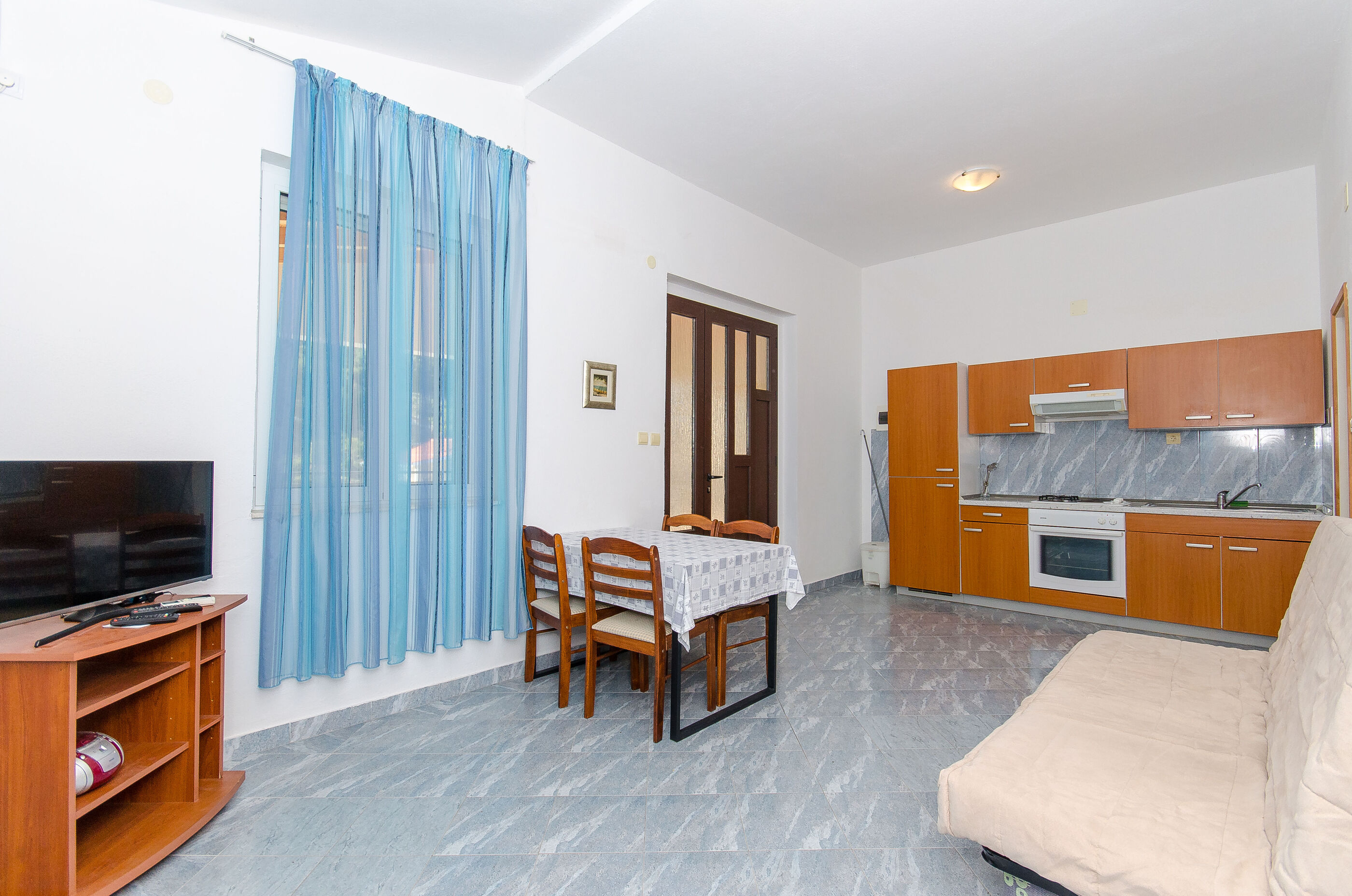 Apartments Ivanka 40901-A3
