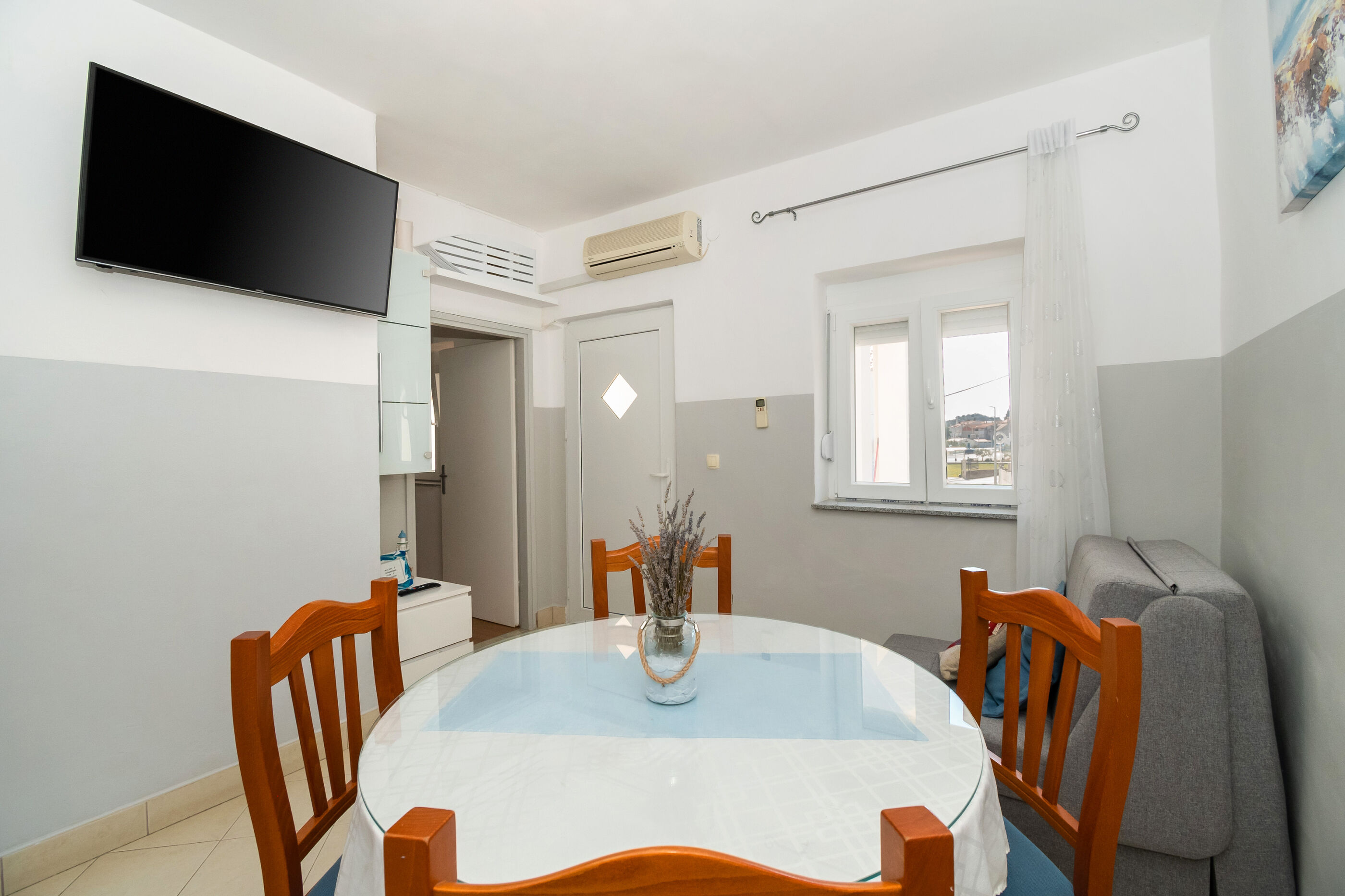Apartments Anita Tribunj 82741-A1