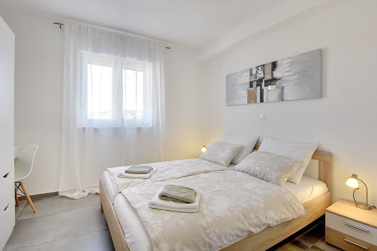 House Barbara 74235-A1