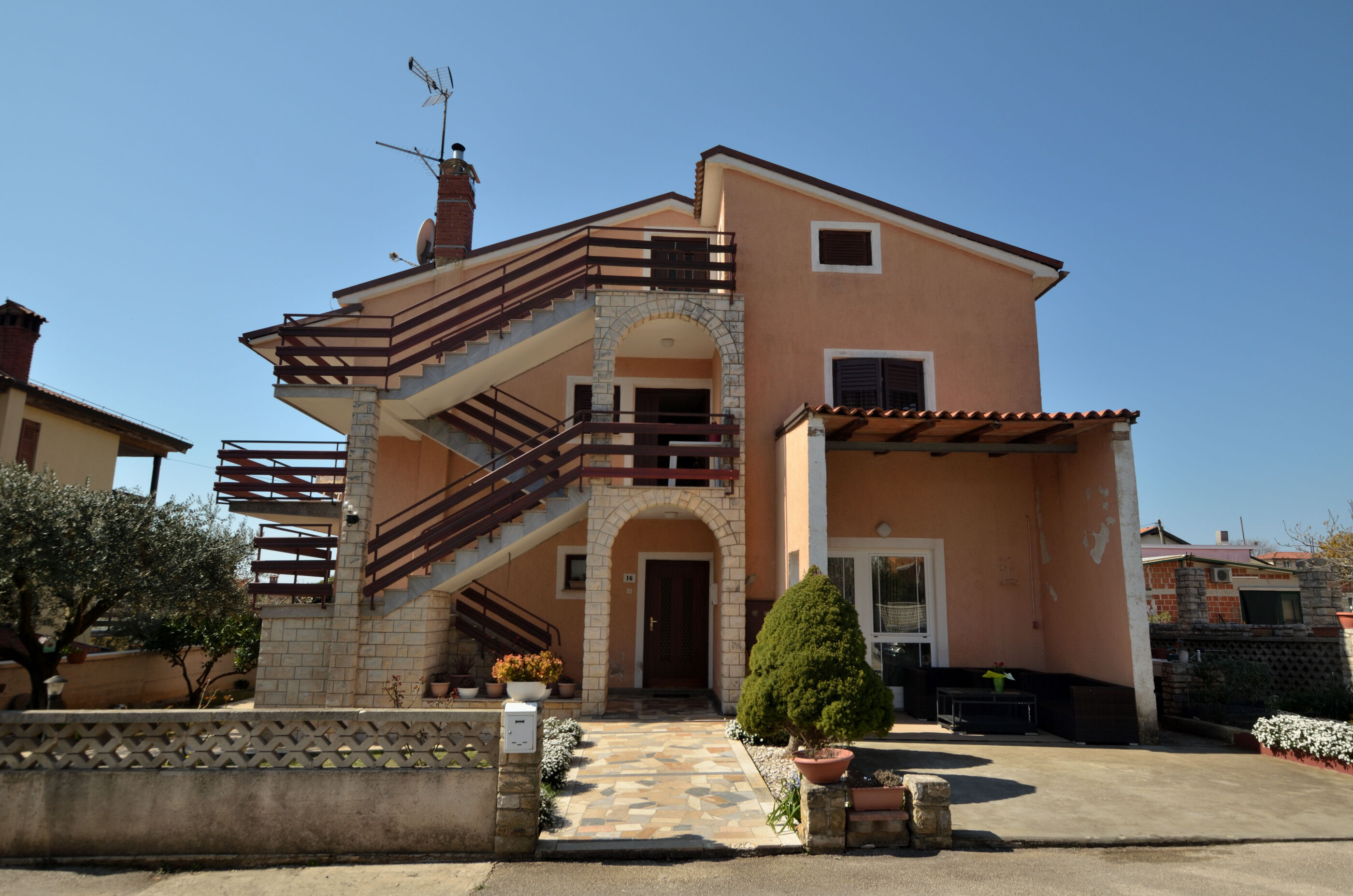 Apartments Nerina 73121-A1