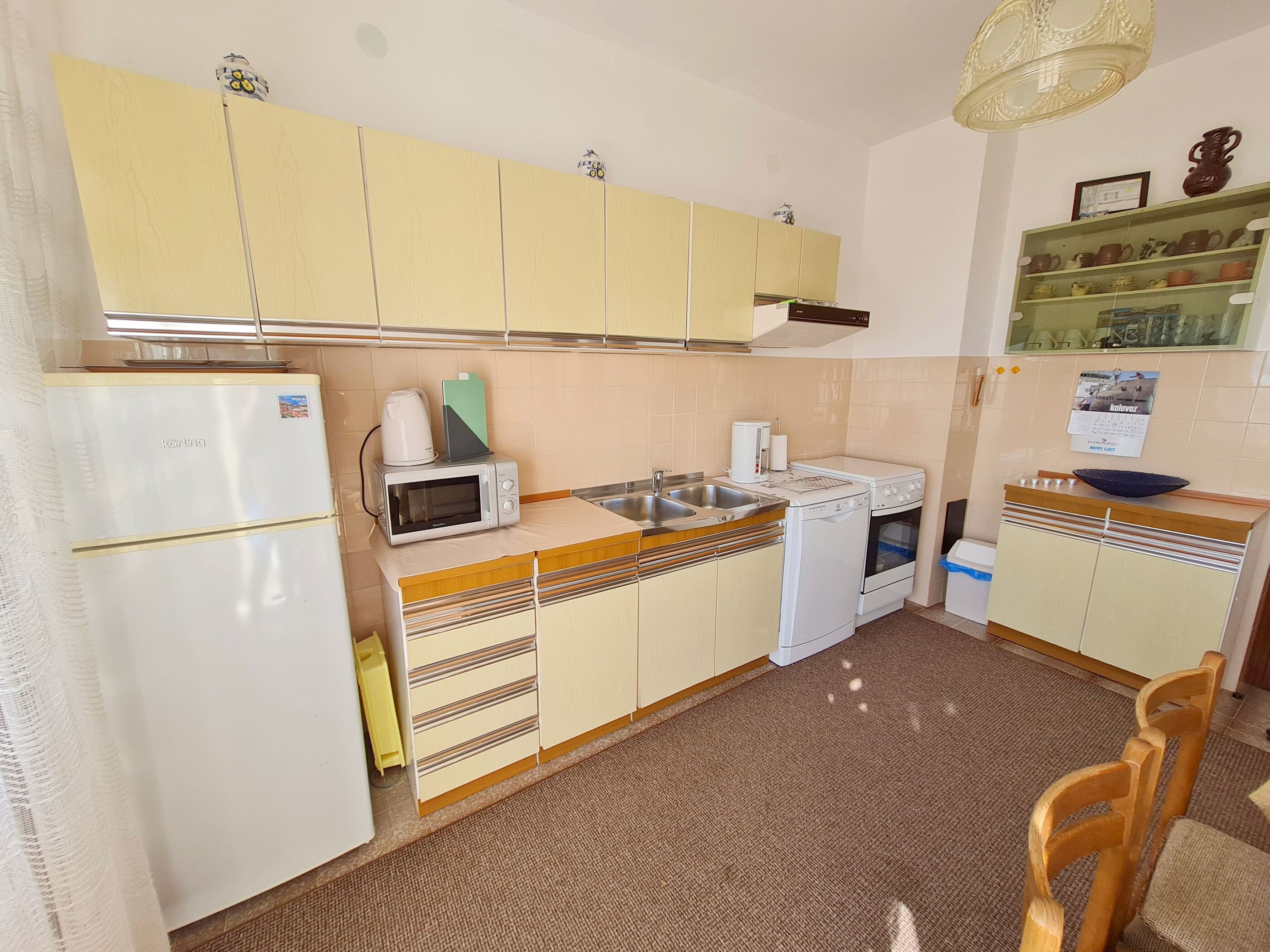 Apartments Vesna 82721-A1