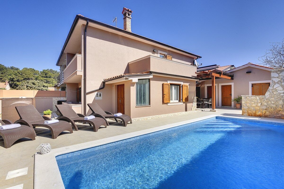 Villa Magnifica 73902-K1