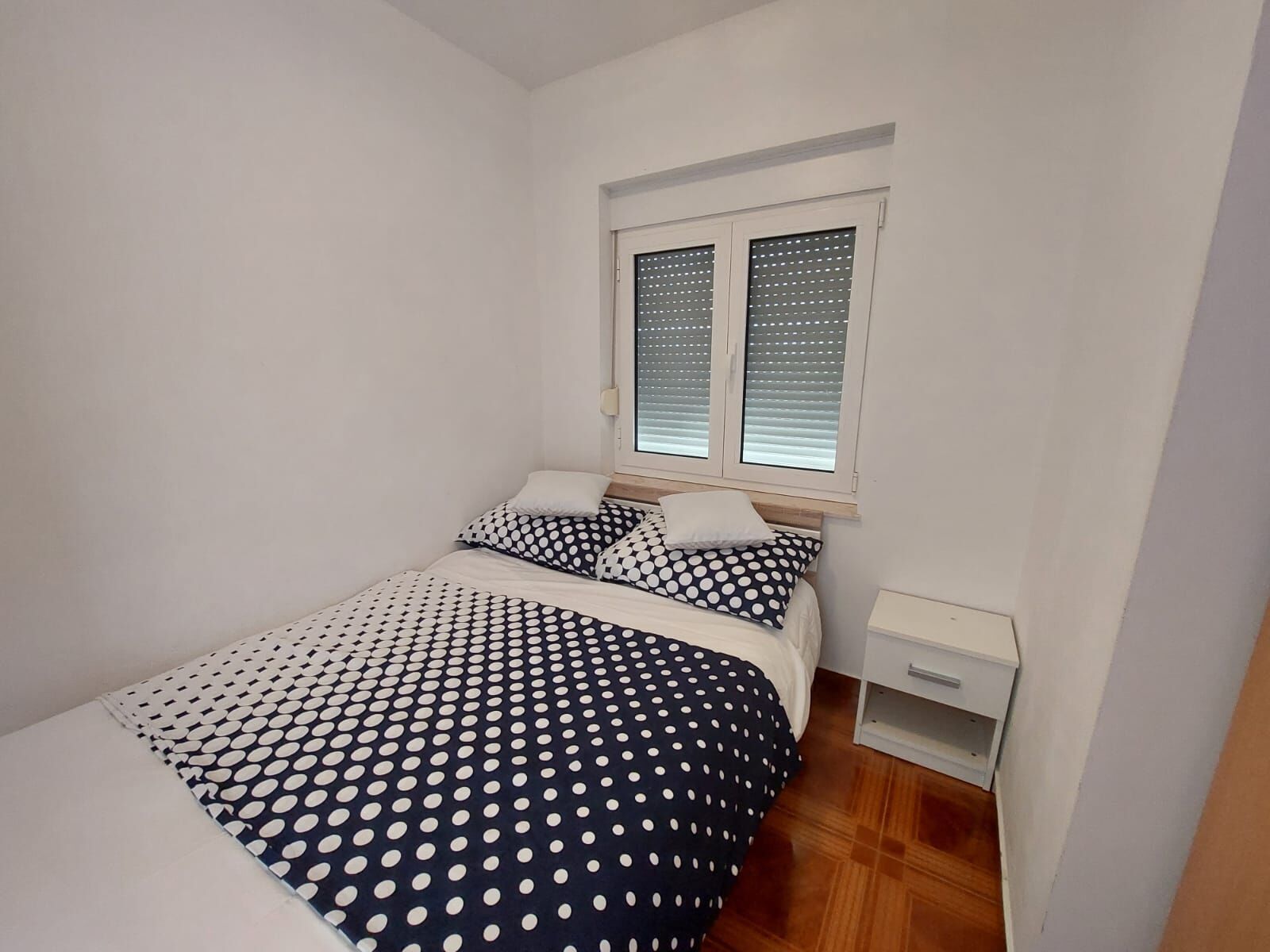 Apartments Mladen 84771-A1