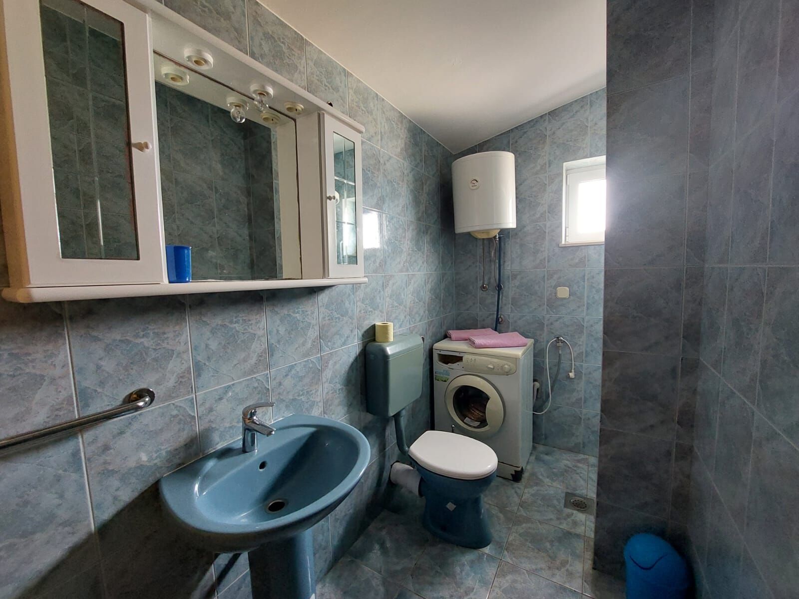 Apartments Mladen 84771-A2