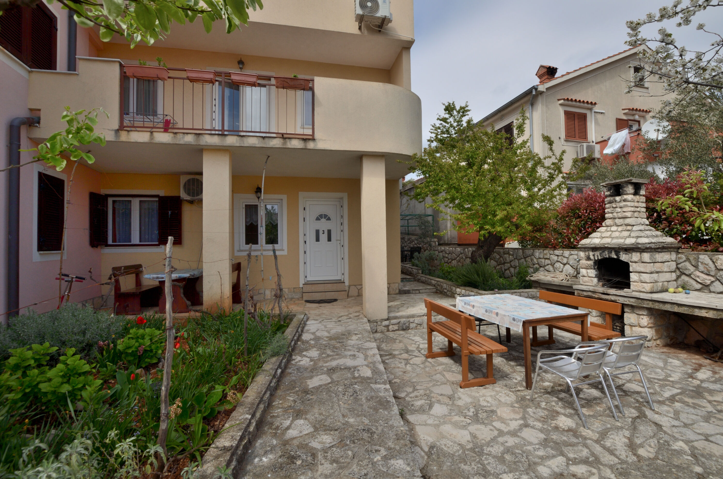 Apartments Rafael 67831-A1