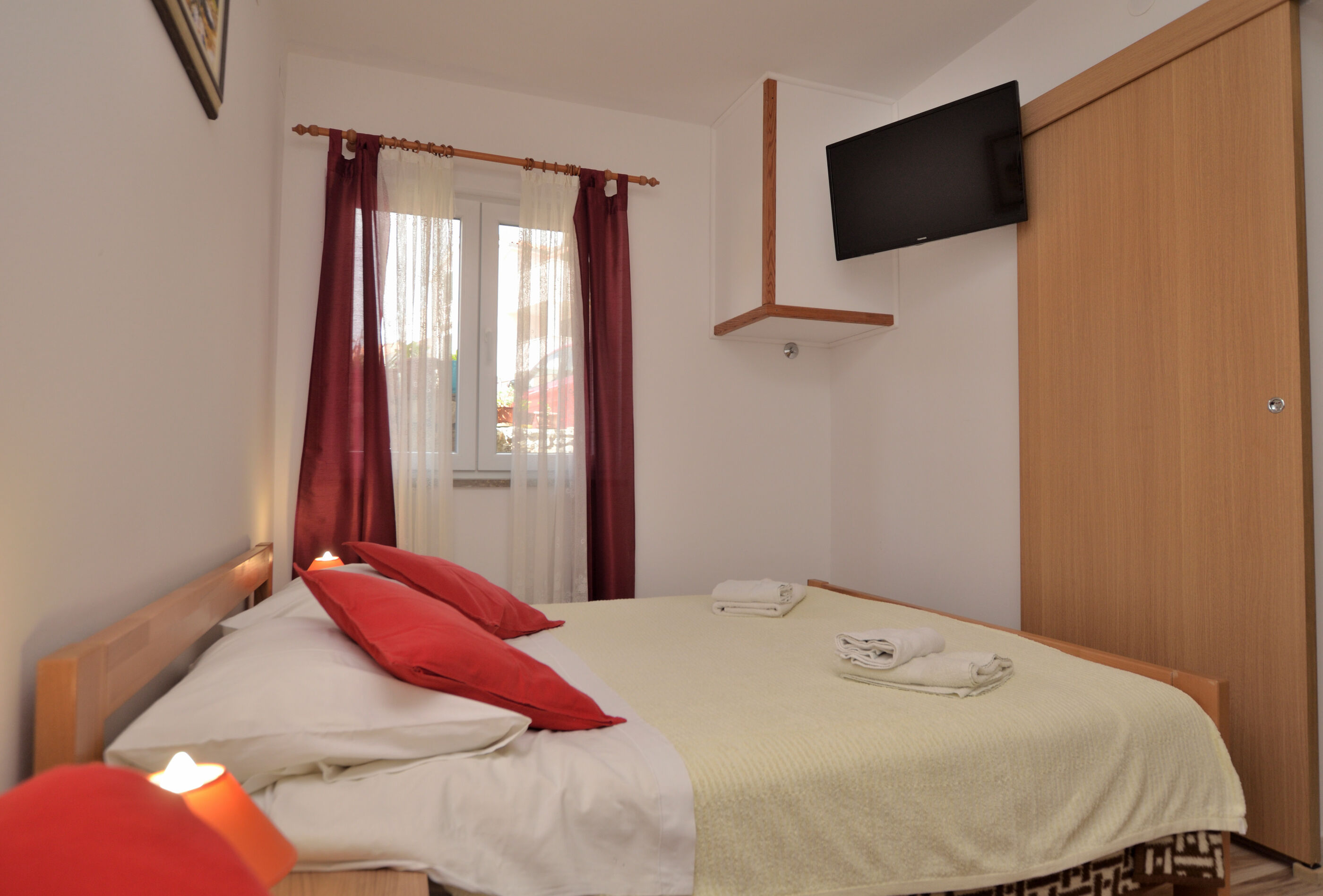 Apartments Rafael 67831-A3