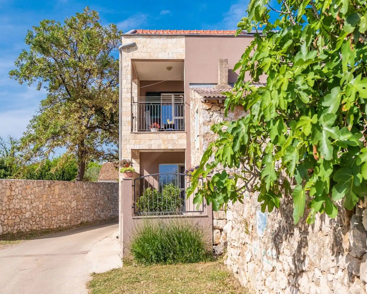 House Ruza 84891-K1