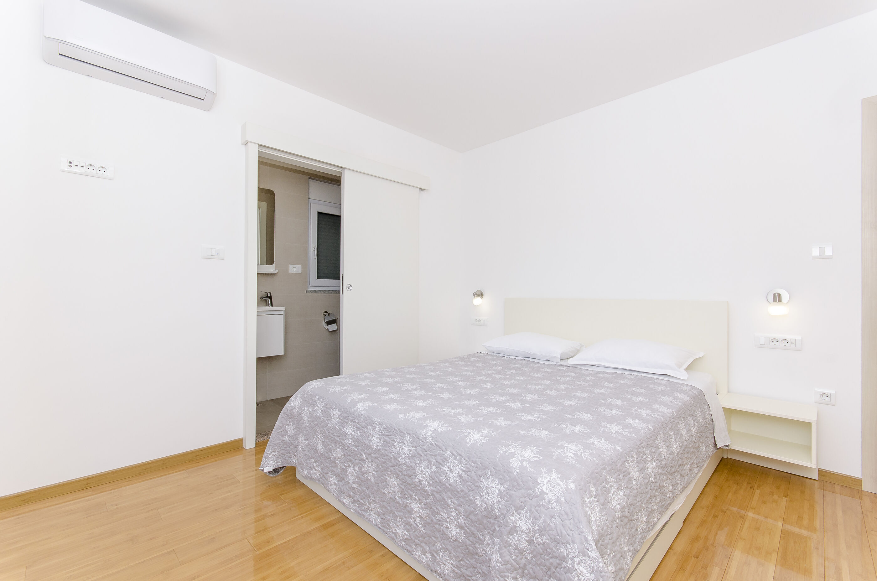 Apartment Niko 25361-A1