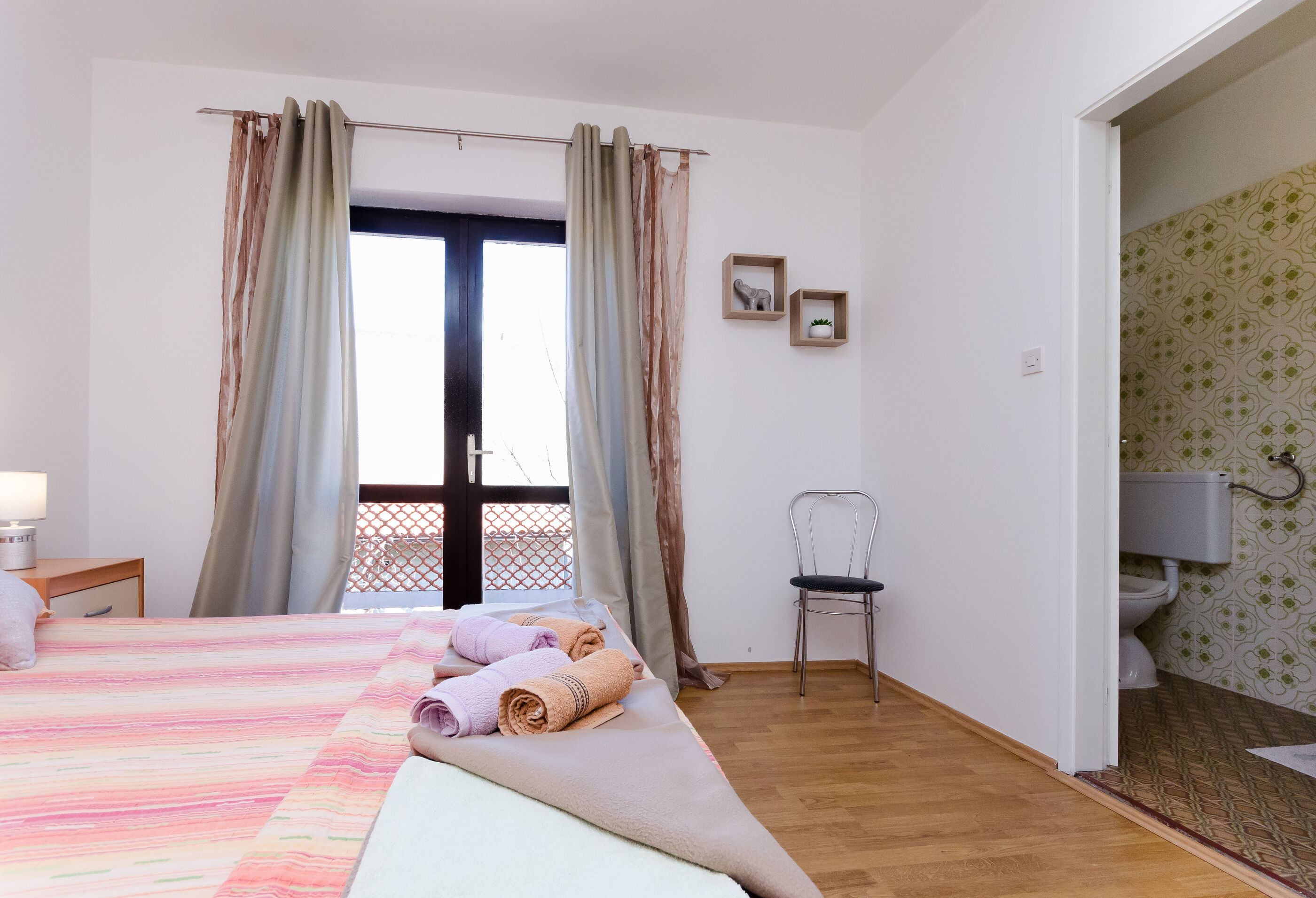 Apartments Luka 78071-A1