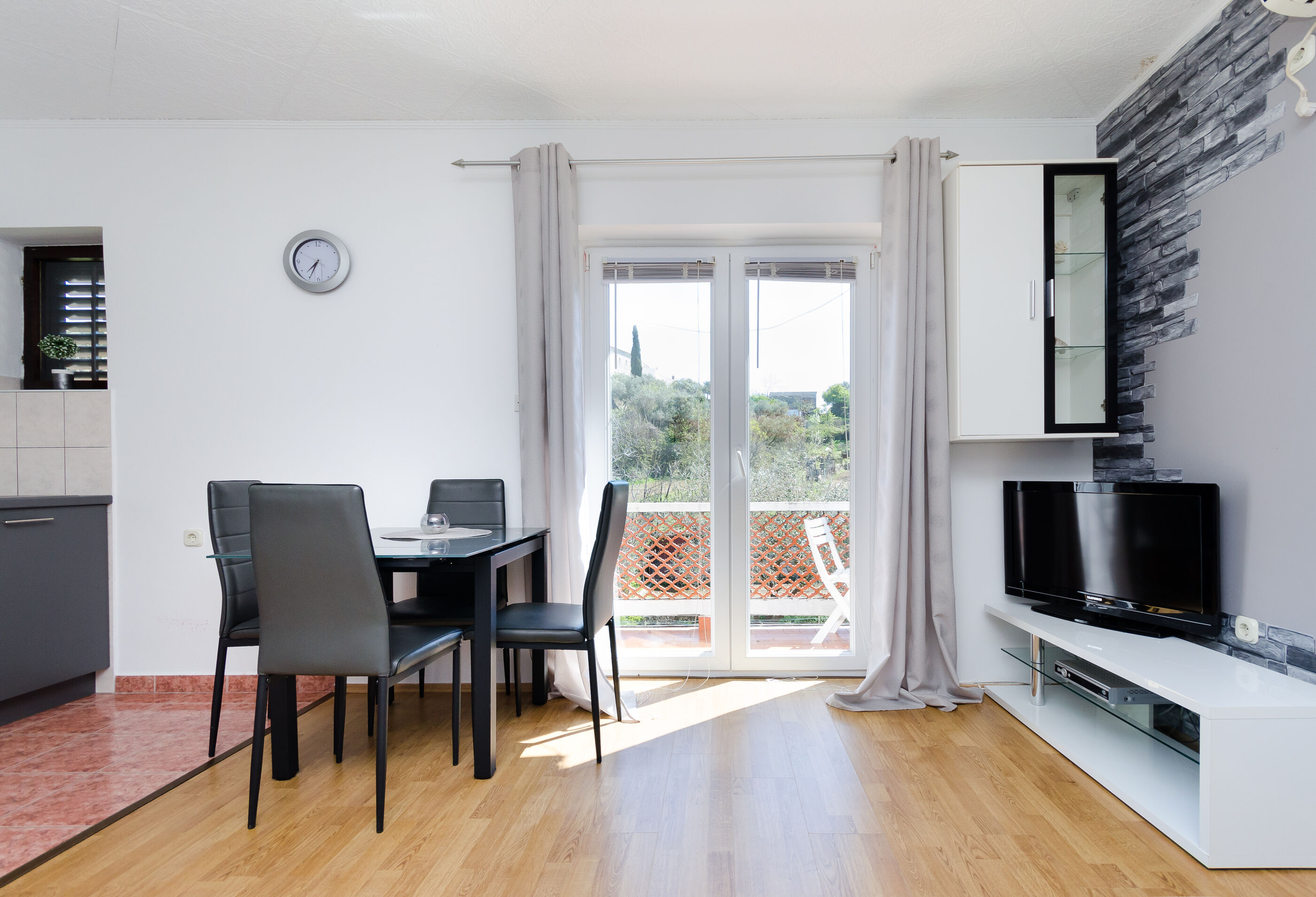 Apartments Luka 78071-A2