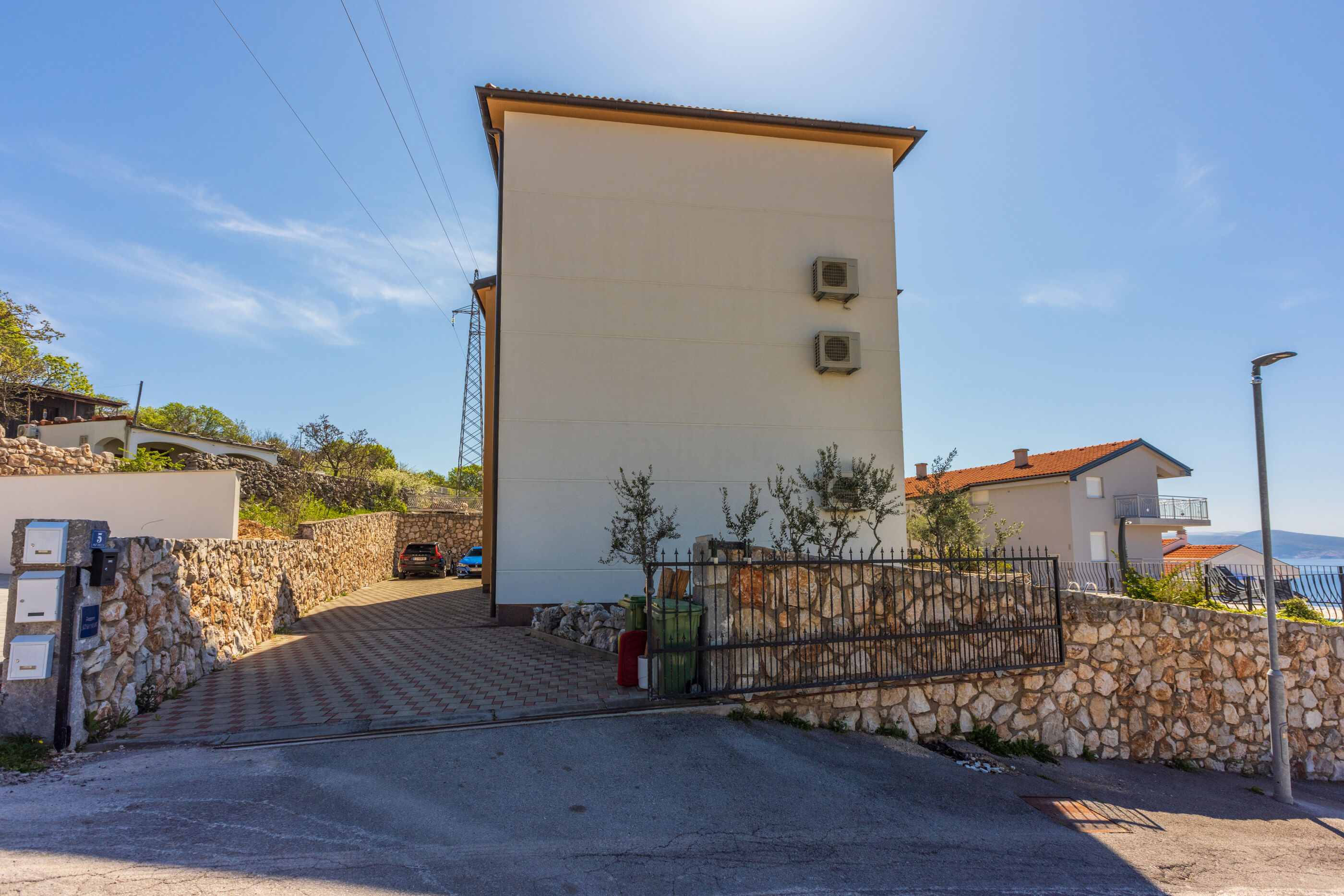 Apartment Deni 84932-A1