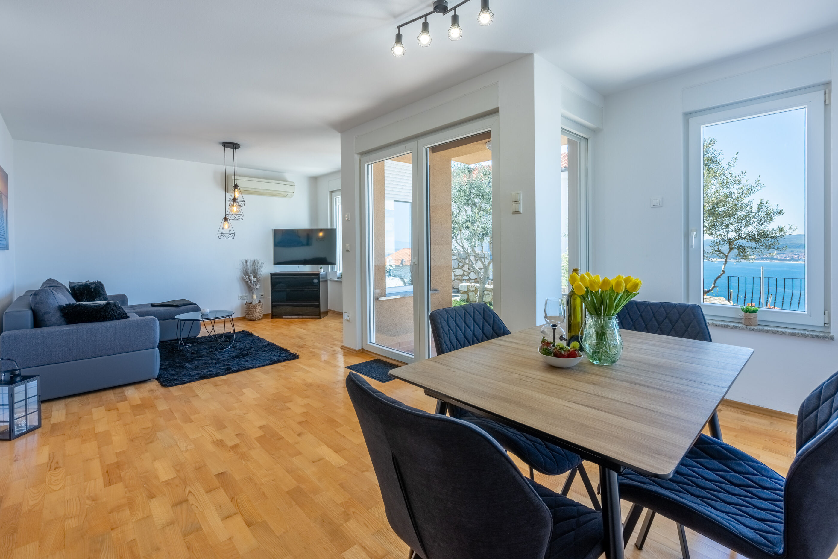 Apartment Deni 84932-A1