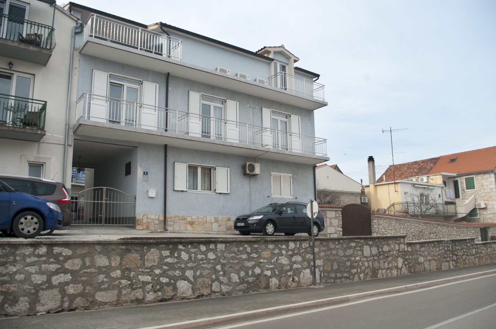 Apartment and Room Zoran 84981-A1