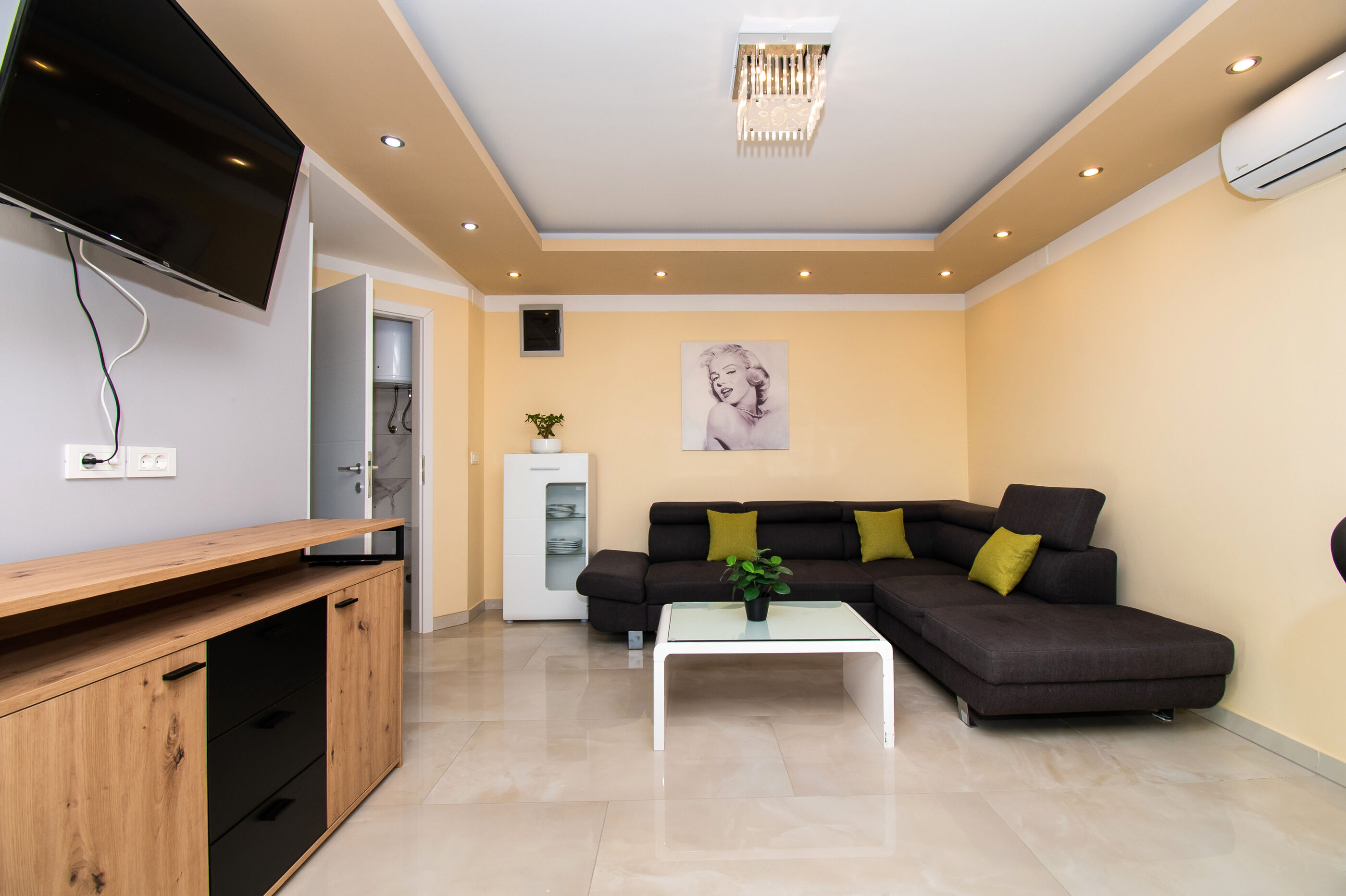 House Draga 82311-K1