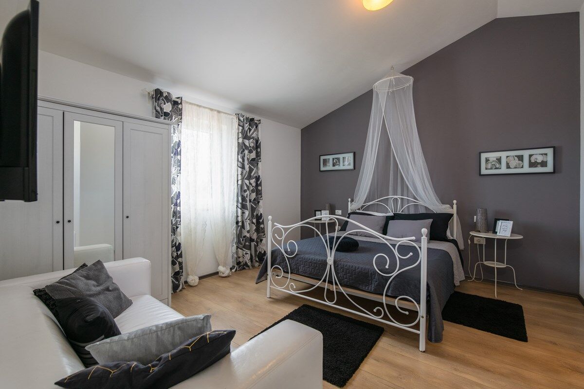 Villa Laura 16946-K1