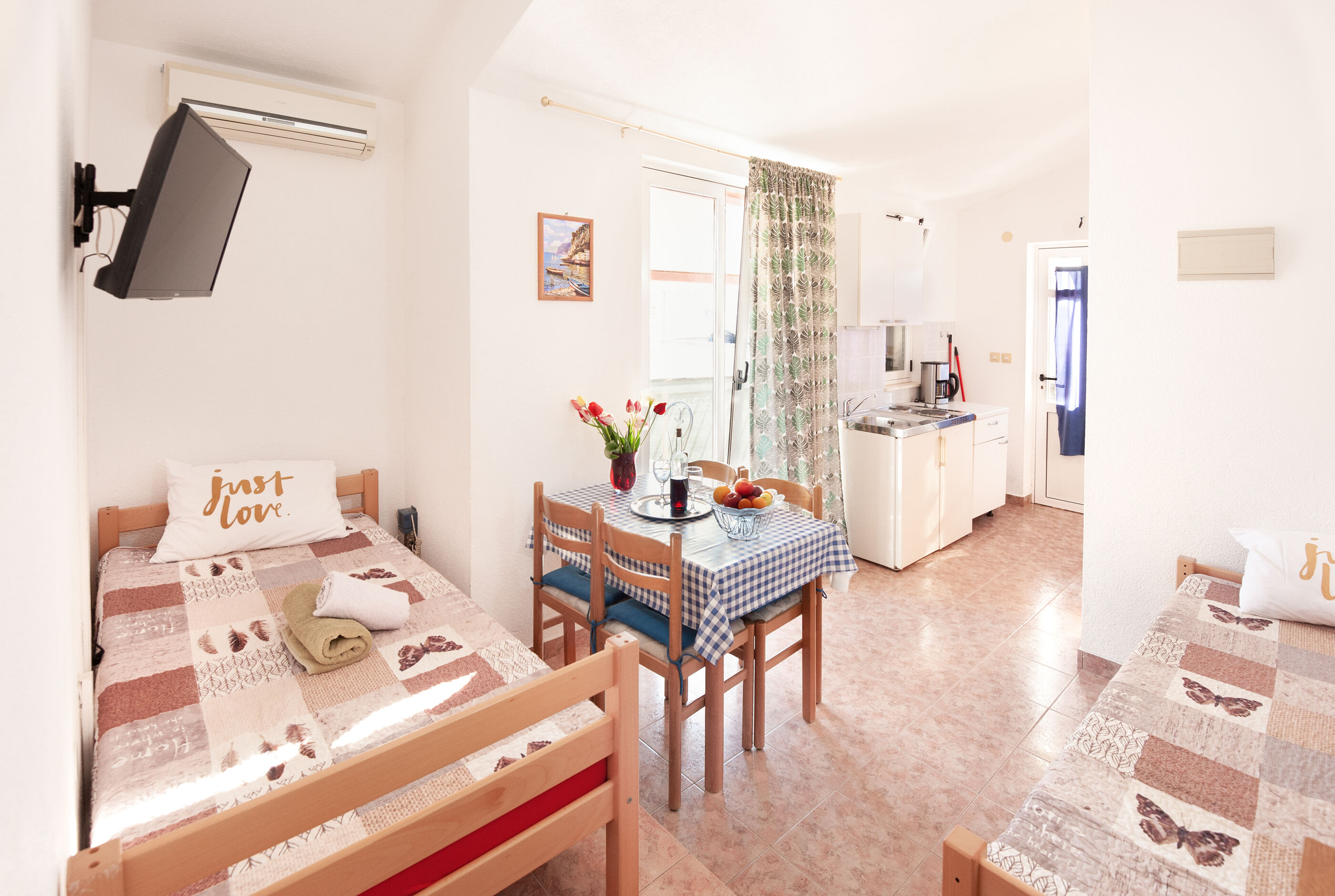 Apartments Mala Dalmacija 29691-A1