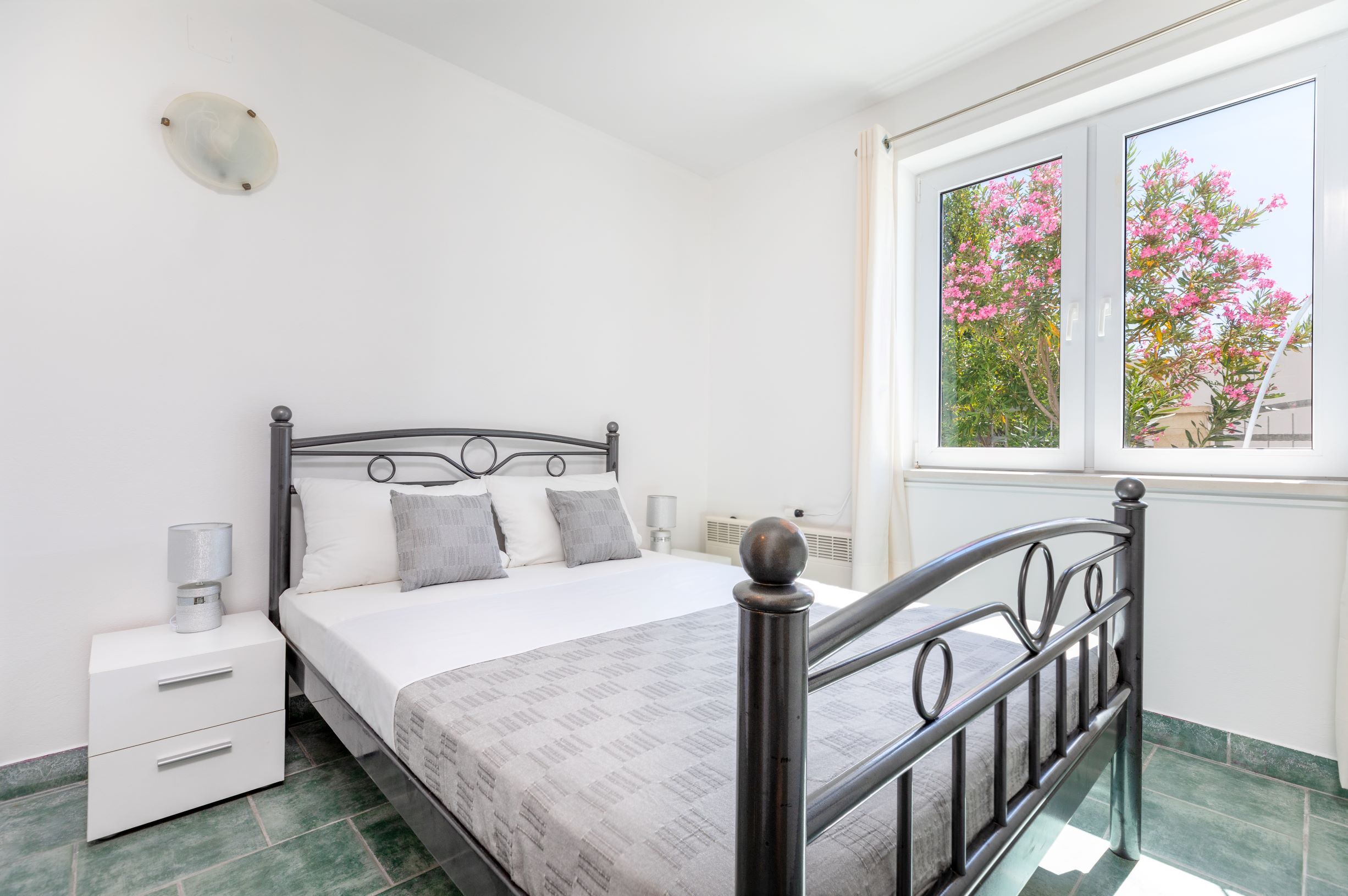 Apartments Maja 28861-A1