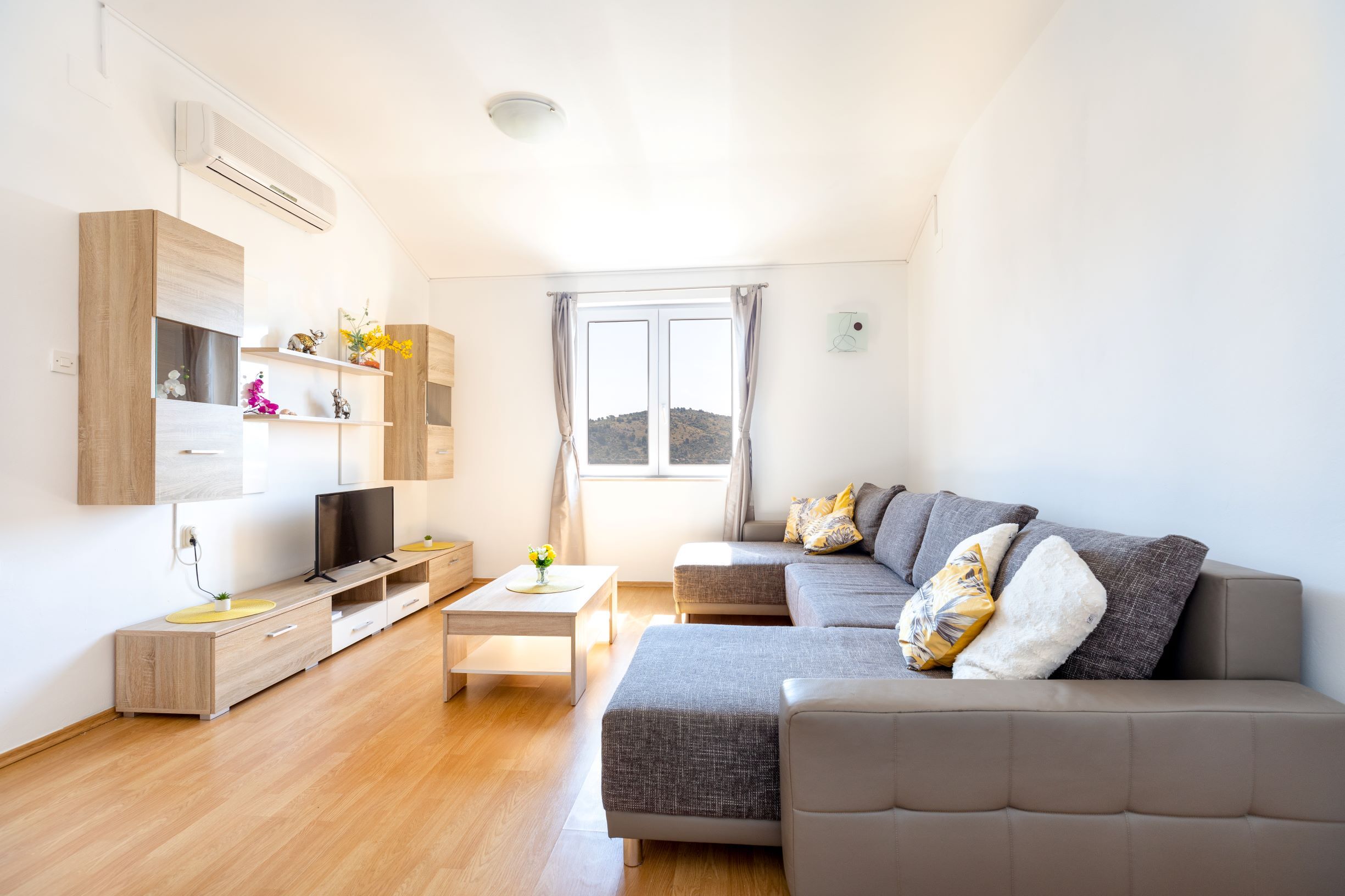 Apartments Maja 28861-A2