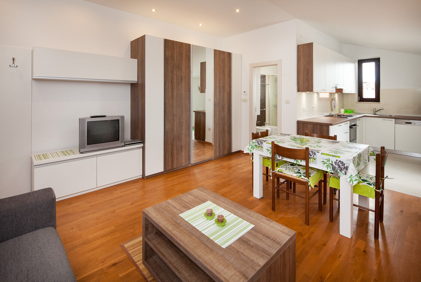 Apartments Nadia 85281-A2