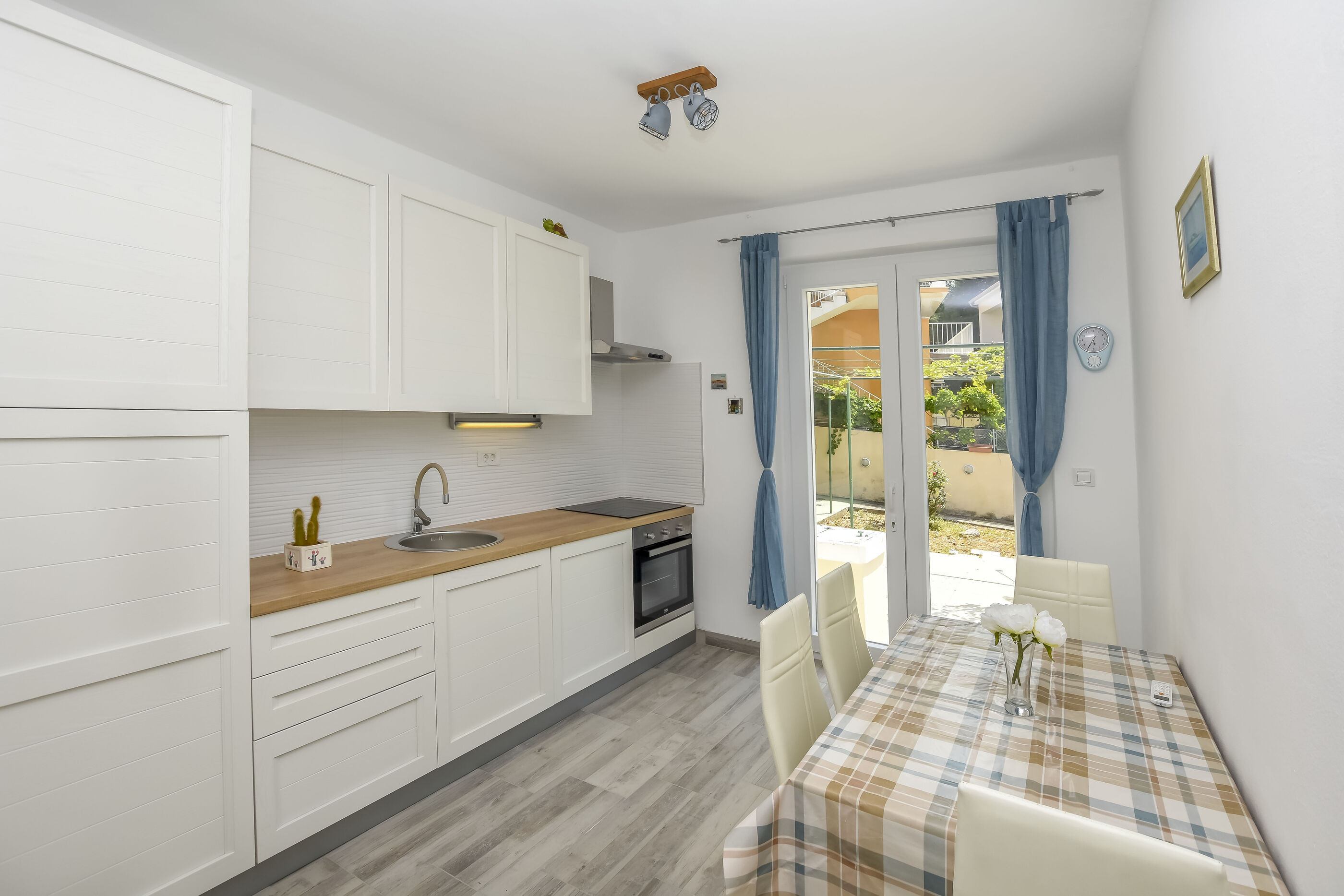 Apartments Dragica 15488-A2