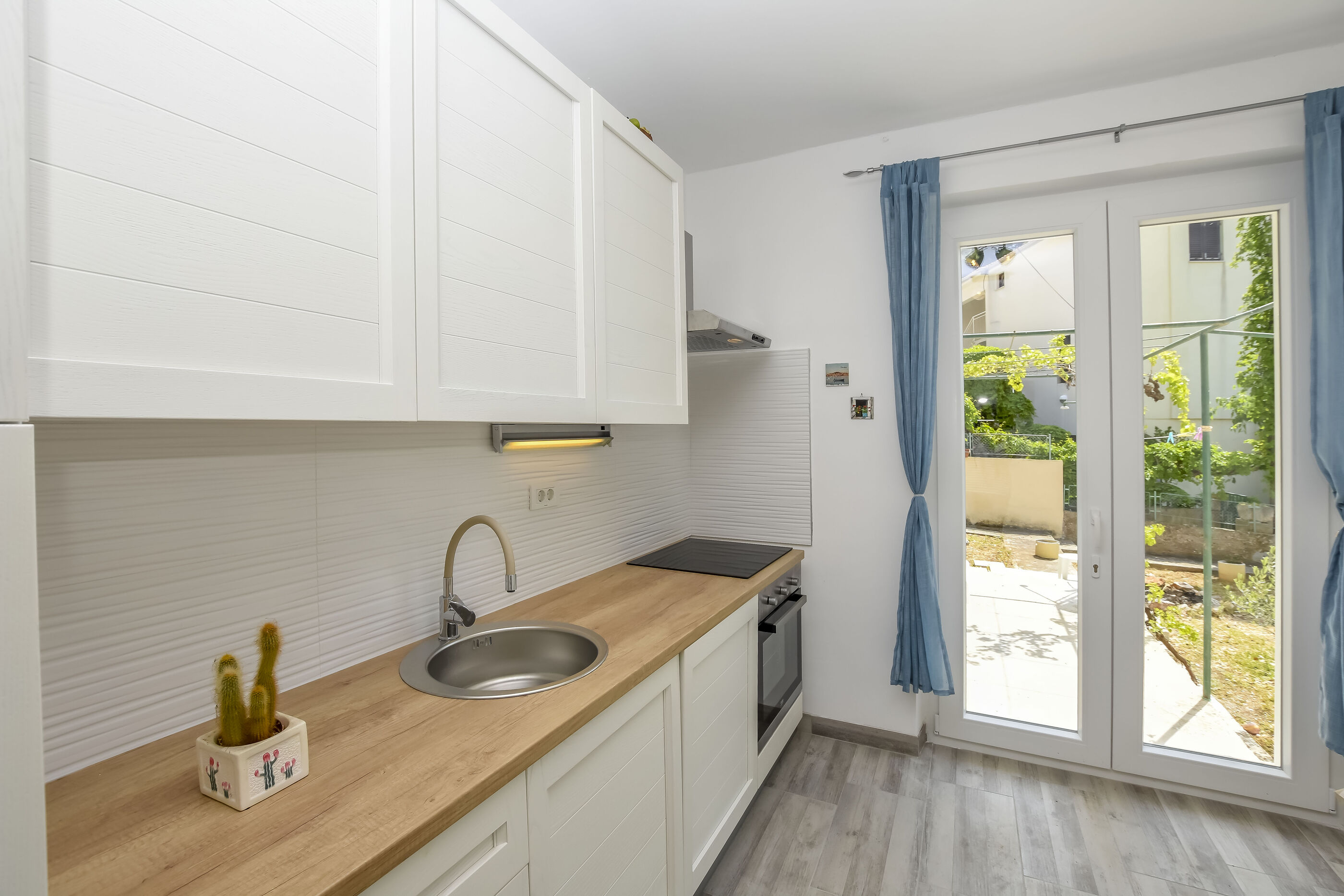 Apartments Dragica 15488-A2