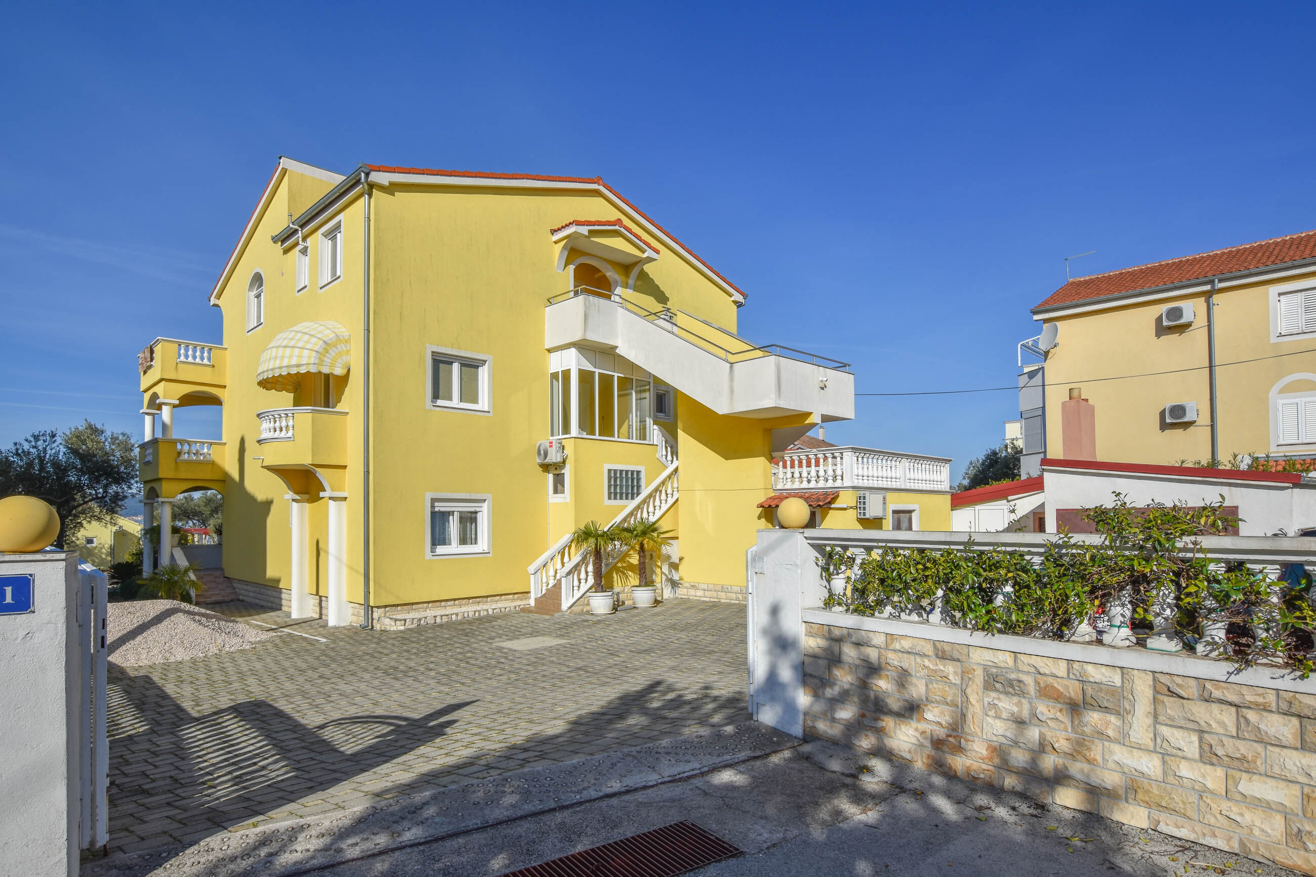 Apartments Dandelion 84281-A2