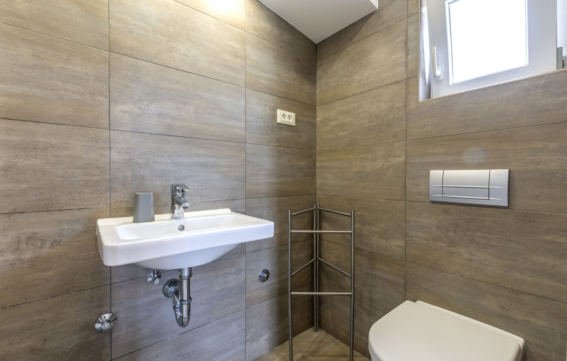 House Anavi V9341-K1