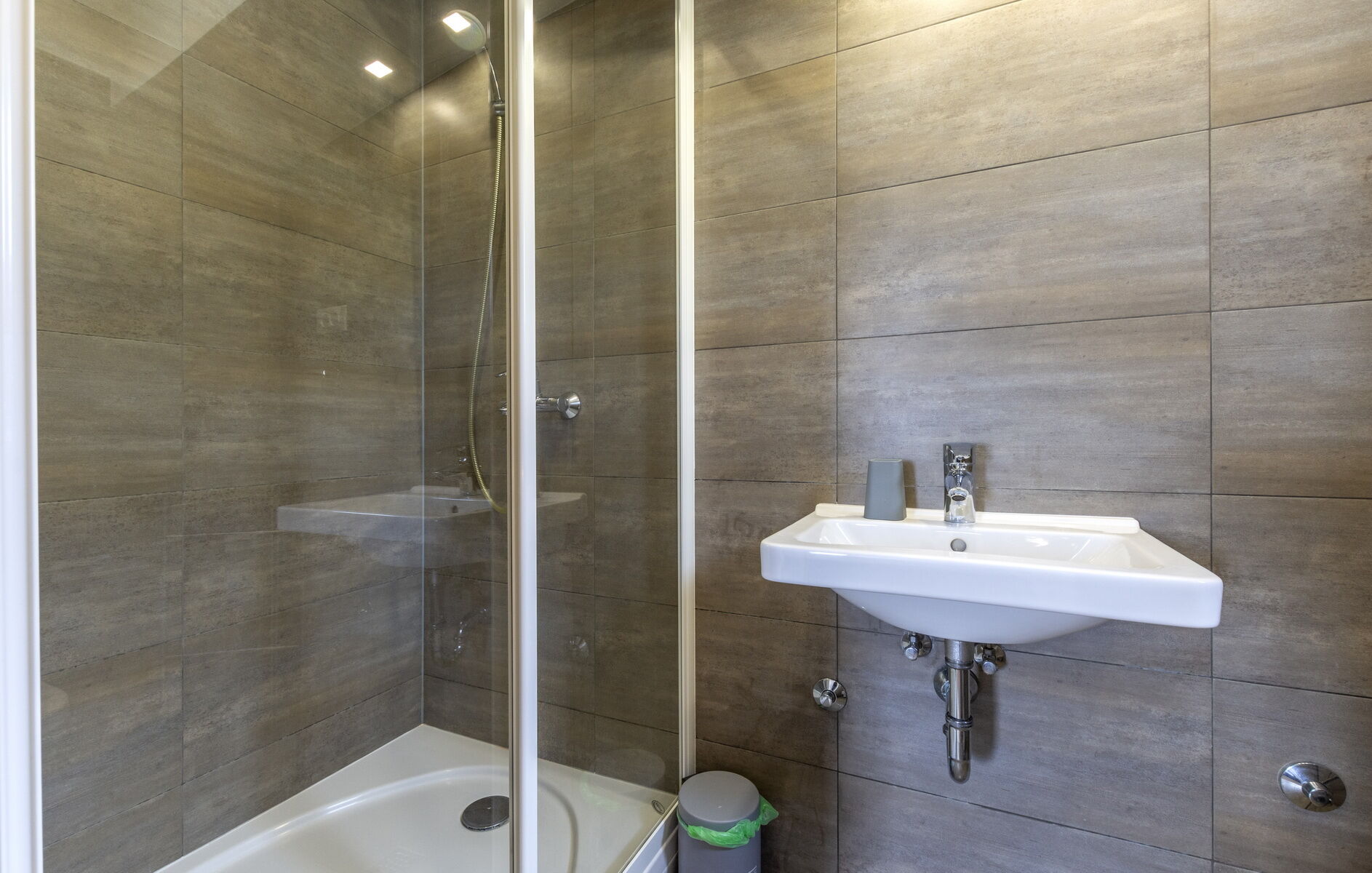 House Anavi V9341-K1