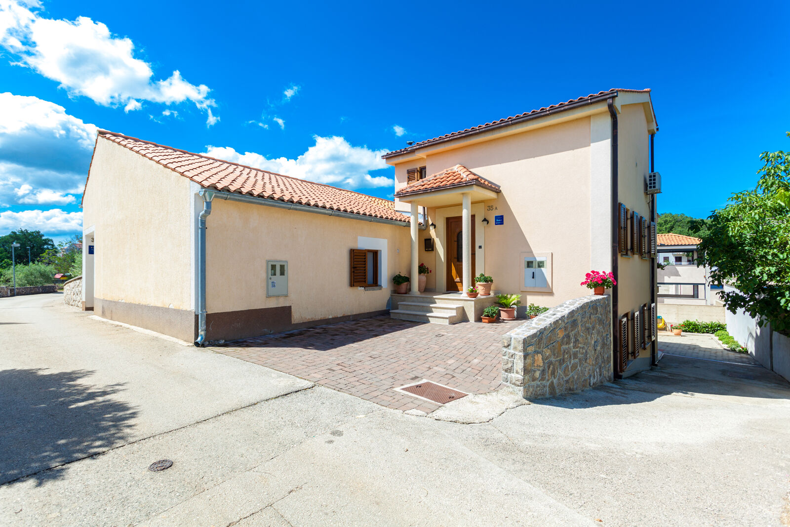Apartments Lily 62042-A2