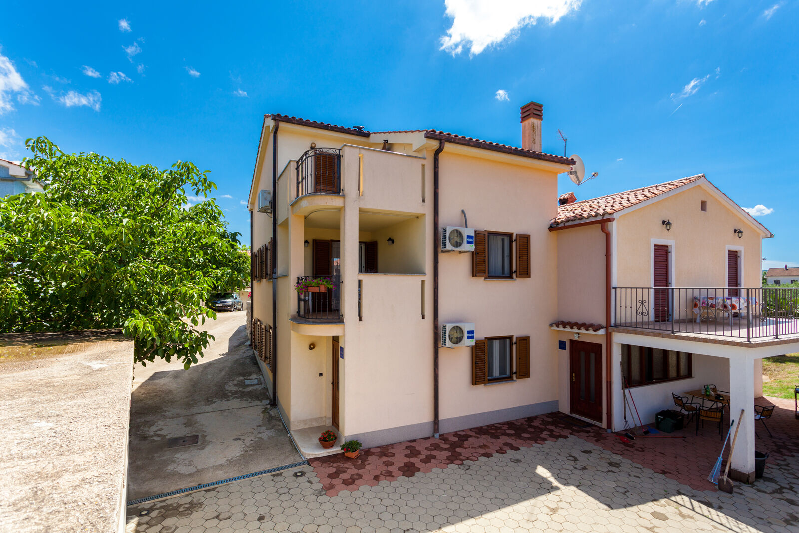 Apartments Lily 62042-A2