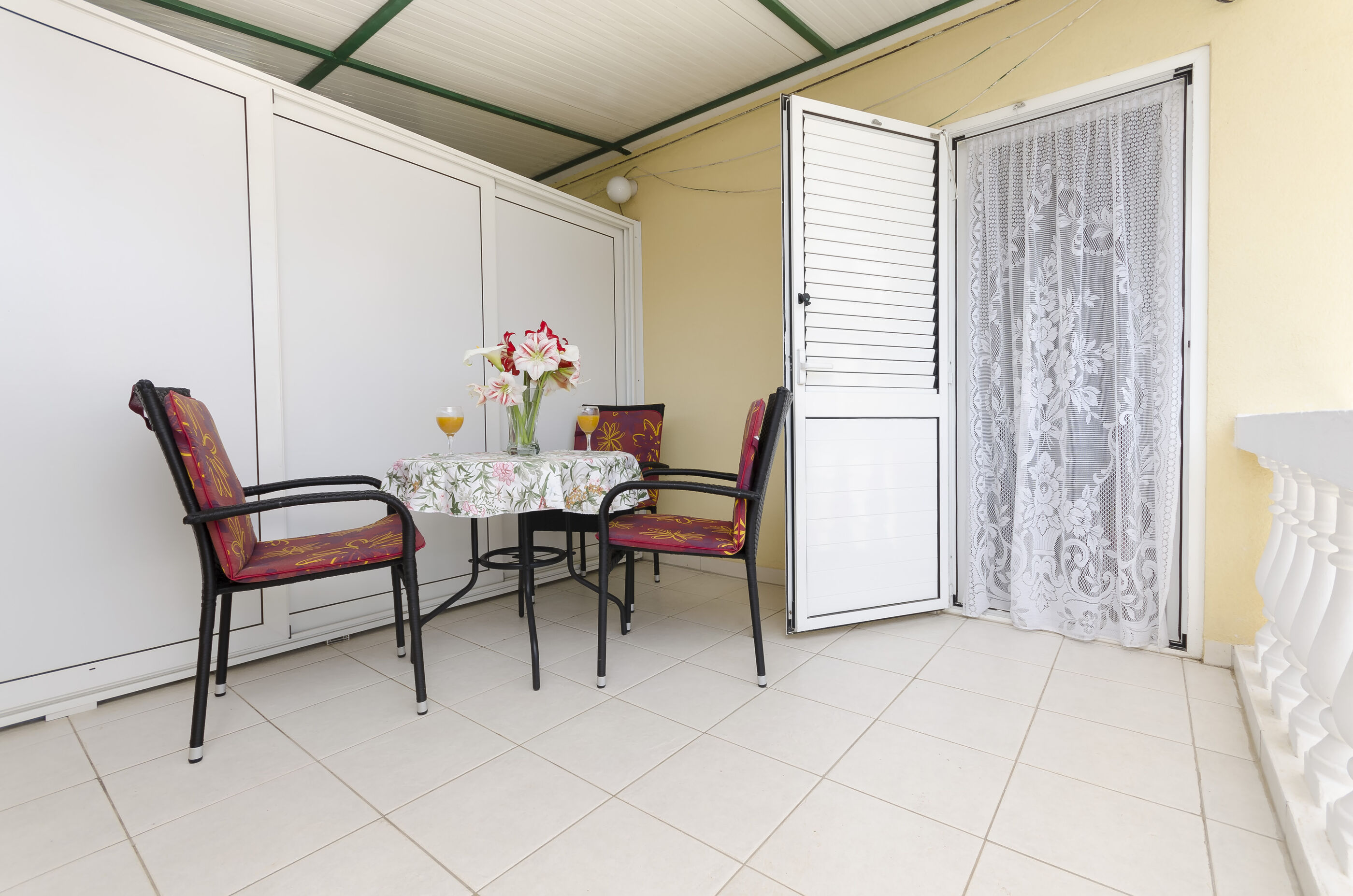 Apartments and Room Take it easy 85111-A2