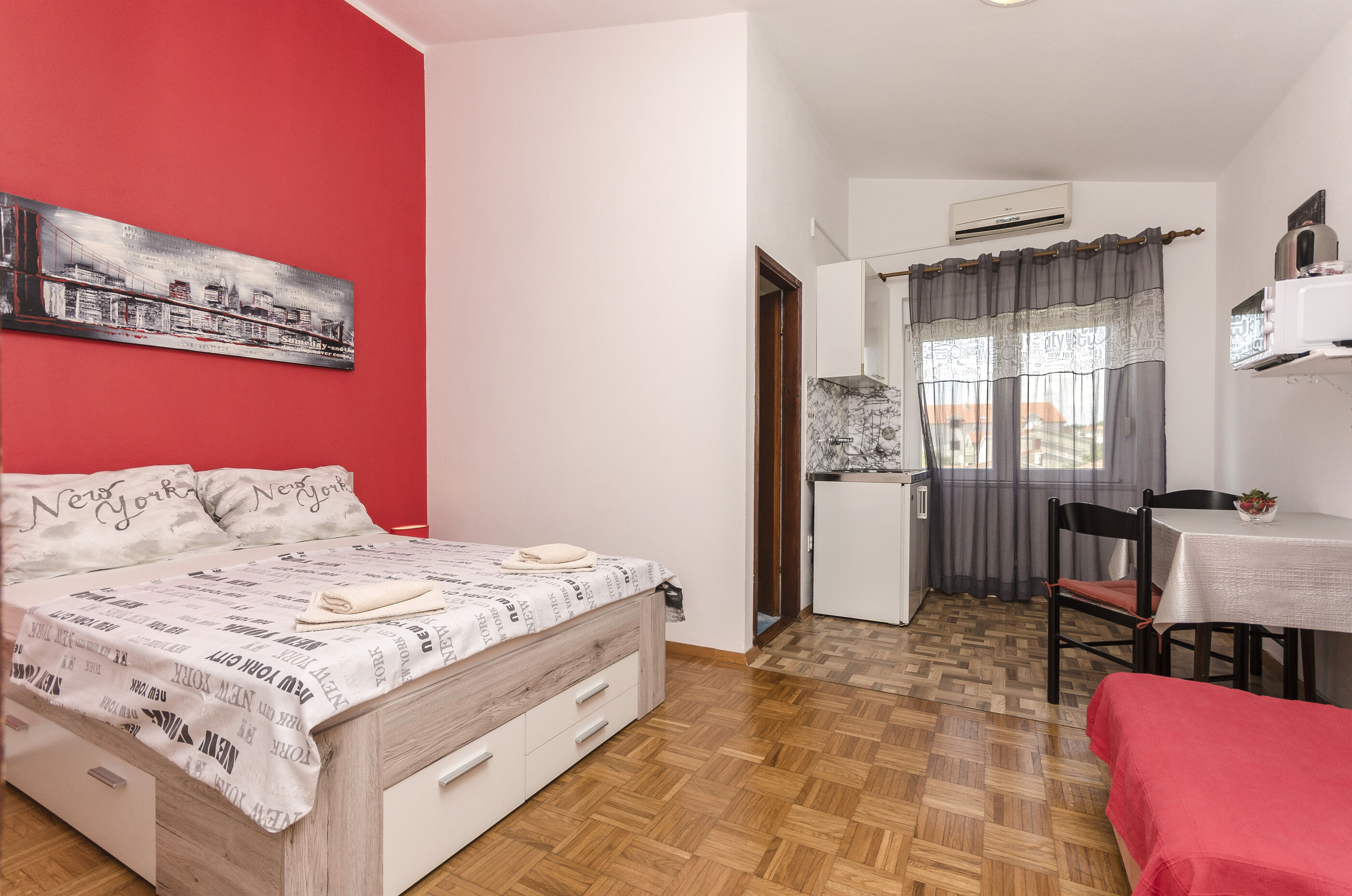 Apartments and Room Take it easy 85111-A2